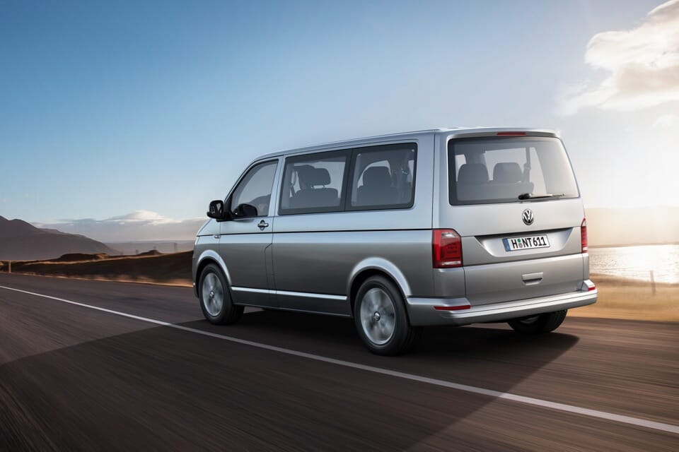 Der neue Volkswagen Multivan Comfortline von Hinten