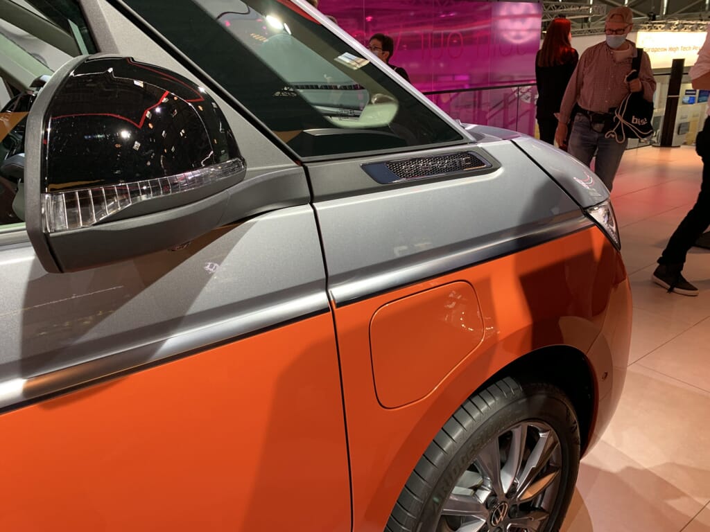 VW Multivan T7 auf der IAA München 2021 Türe Rechts A-Säule