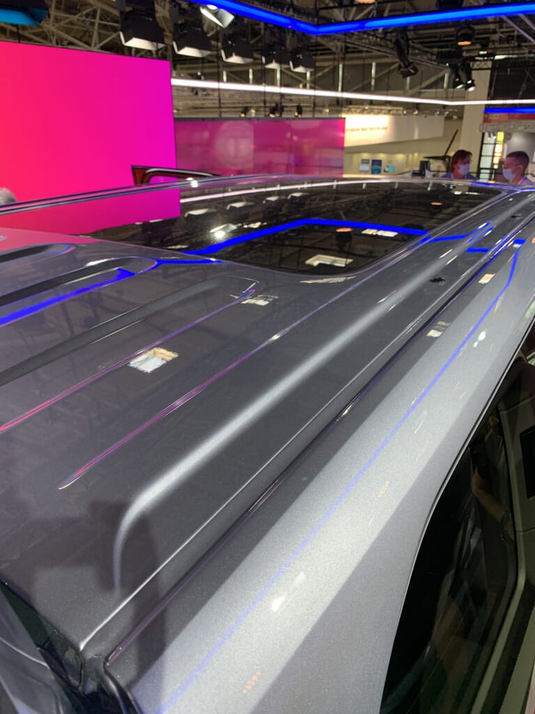 VW Multivan T7 auf der IAA München 2021 Panoramadach