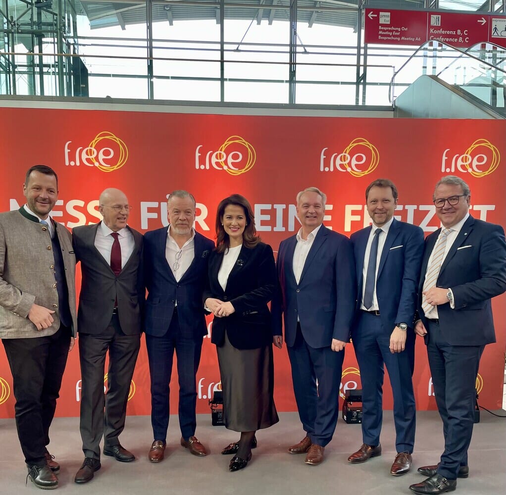 MAHAG Free 2024 Stand Foto mit Ministerin Kaniber.