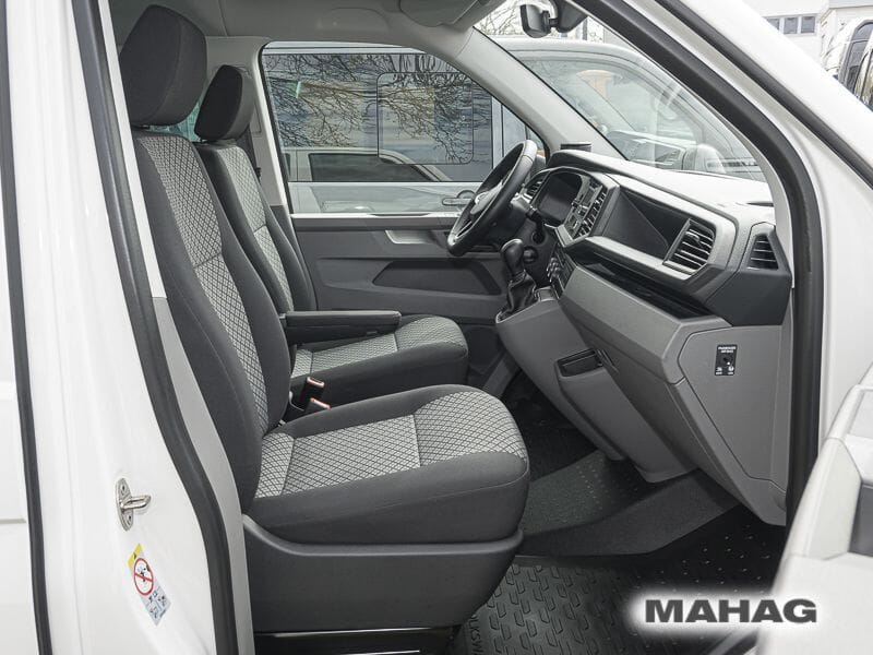 Fahrzeugabbildung Volkswagen T6.1 Caravelle Trendline KR 2.0 TDI DSG