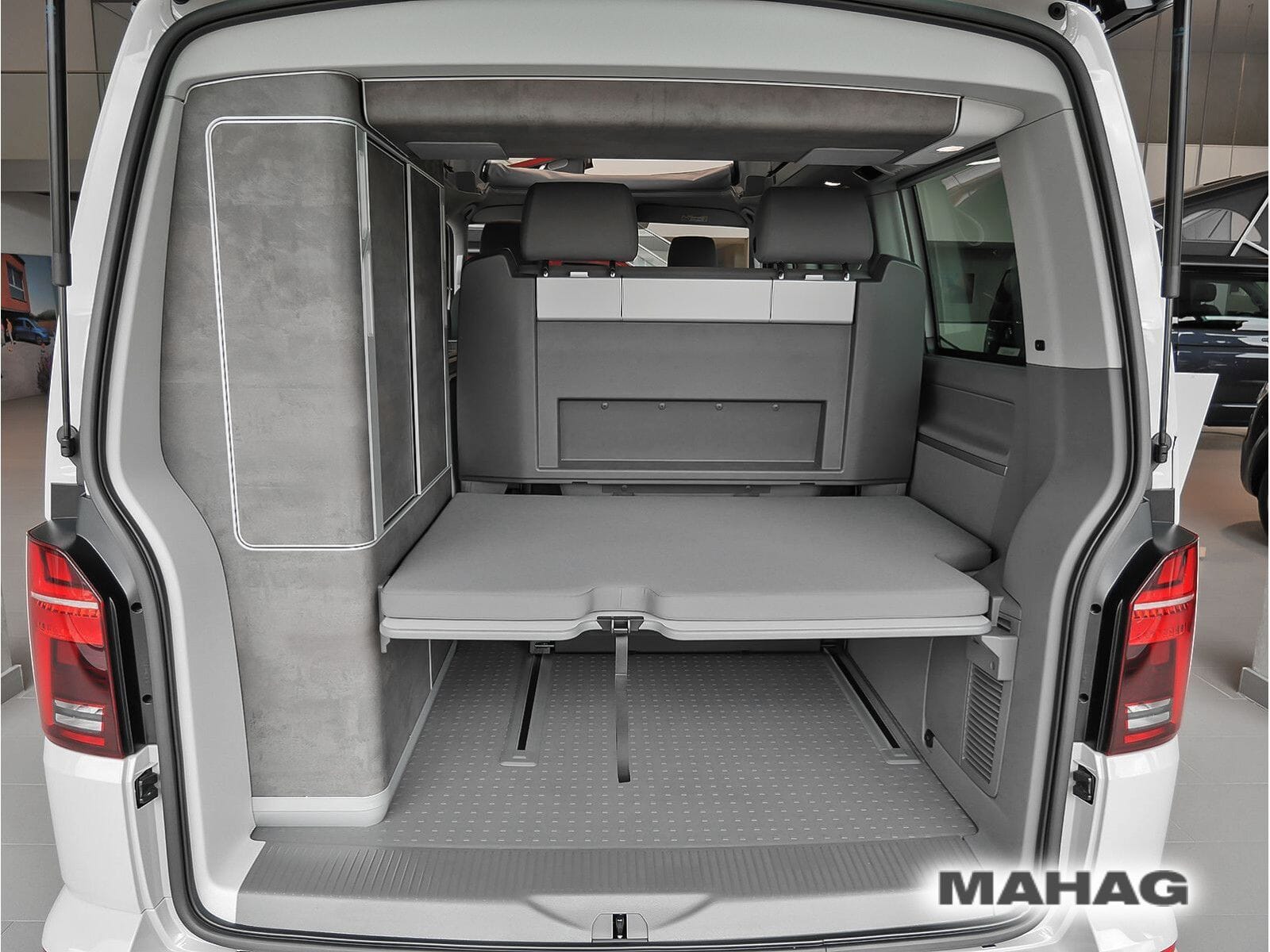 Fahrzeugabbildung Volkswagen T6.1 California Ocean 2,0 l 110 kW TDI Front DSG