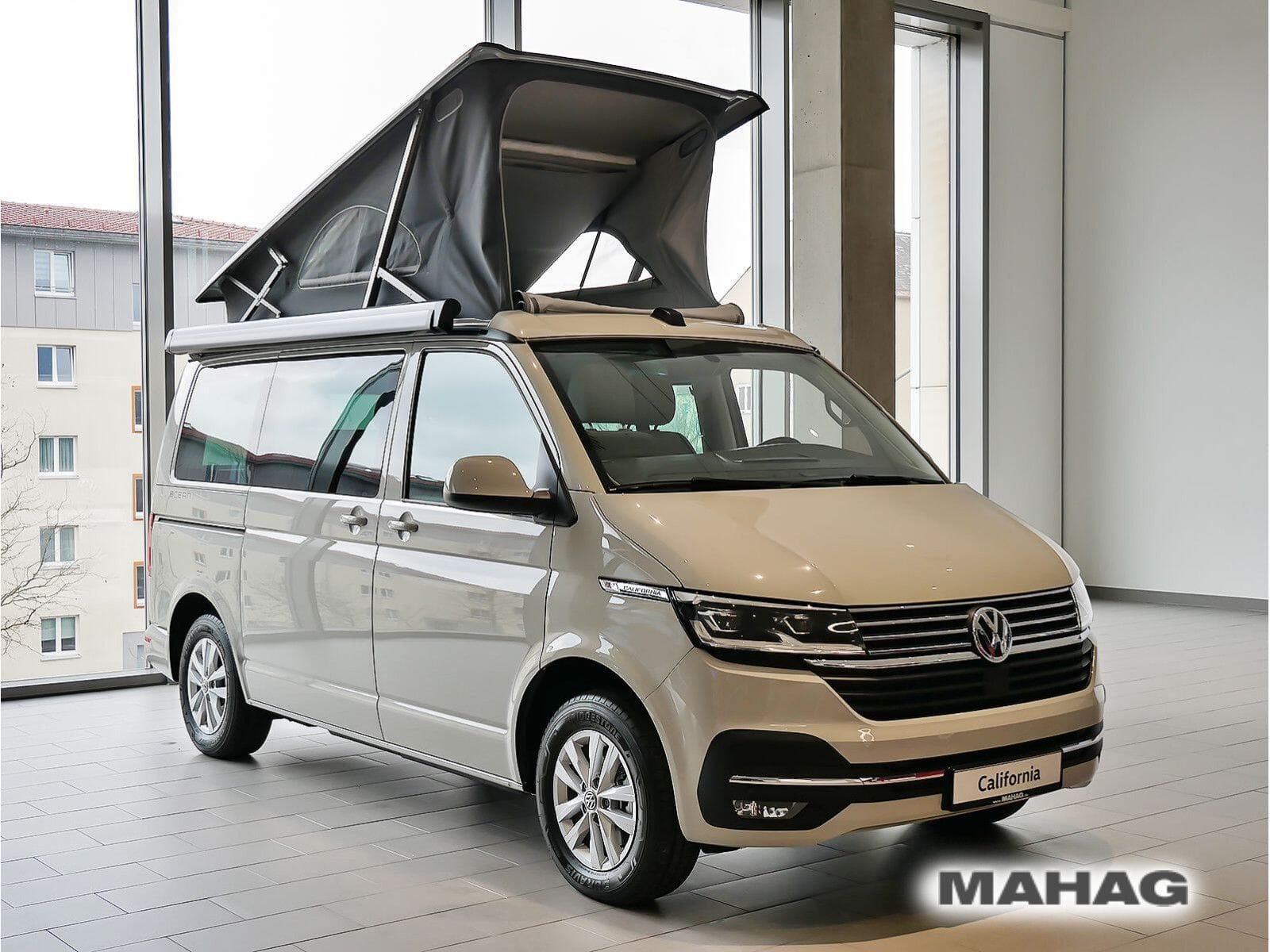 Fahrzeugabbildung Volkswagen T6.1 California Ocean 2,0 l 110 kW TDI Front DSG