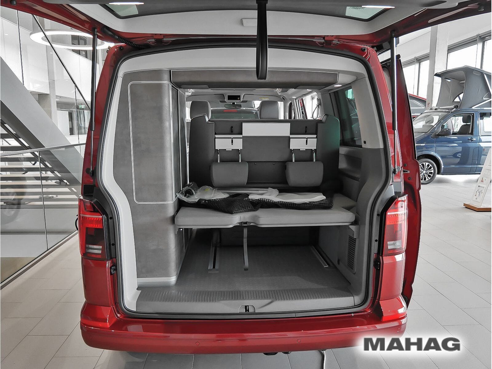 Fahrzeugabbildung Volkswagen T6.1 California Ocean 2,0 l 110 kW TDI Front DSG