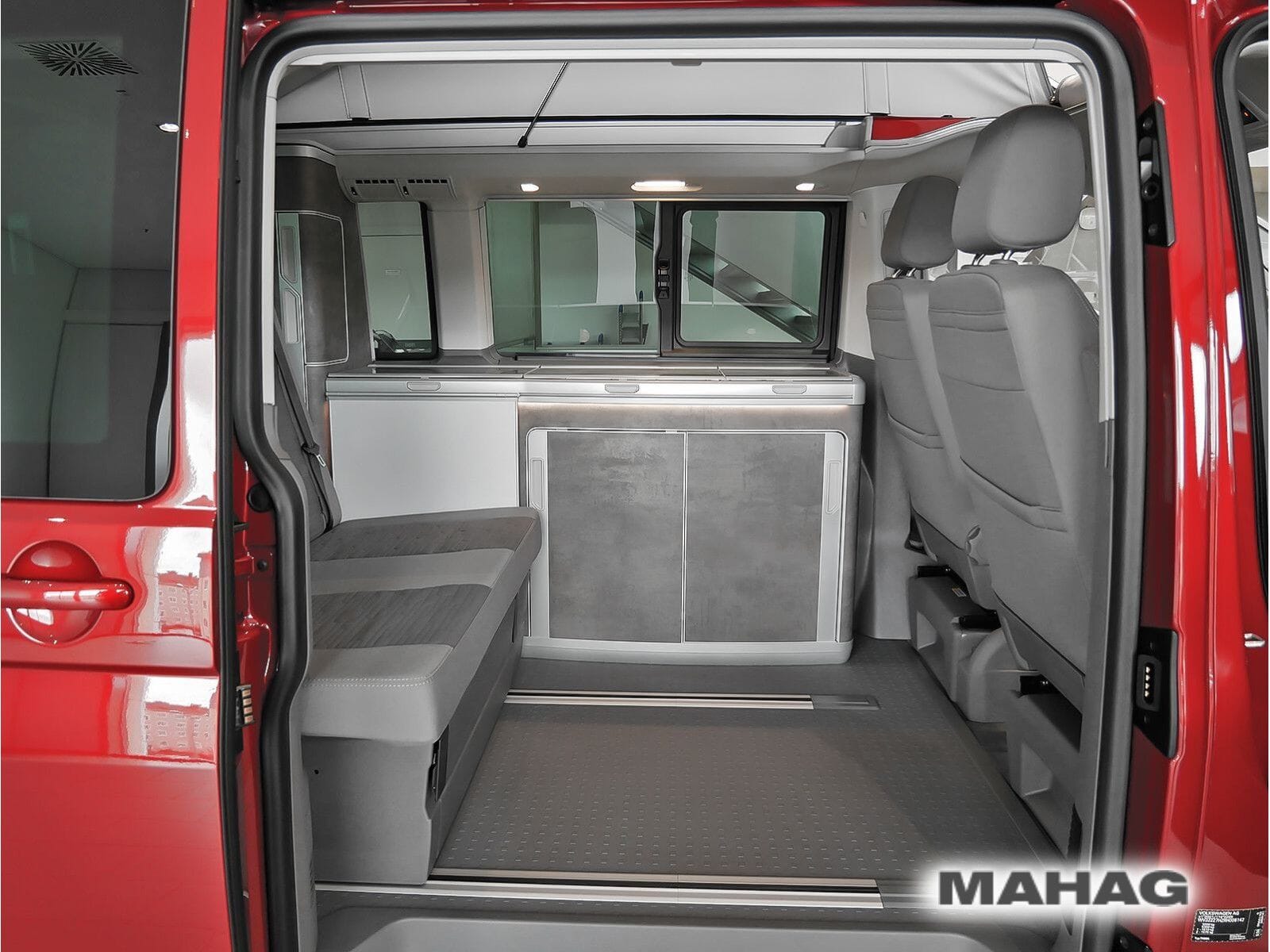 Fahrzeugabbildung Volkswagen T6.1 California Ocean 2,0 l 110 kW TDI Front DSG