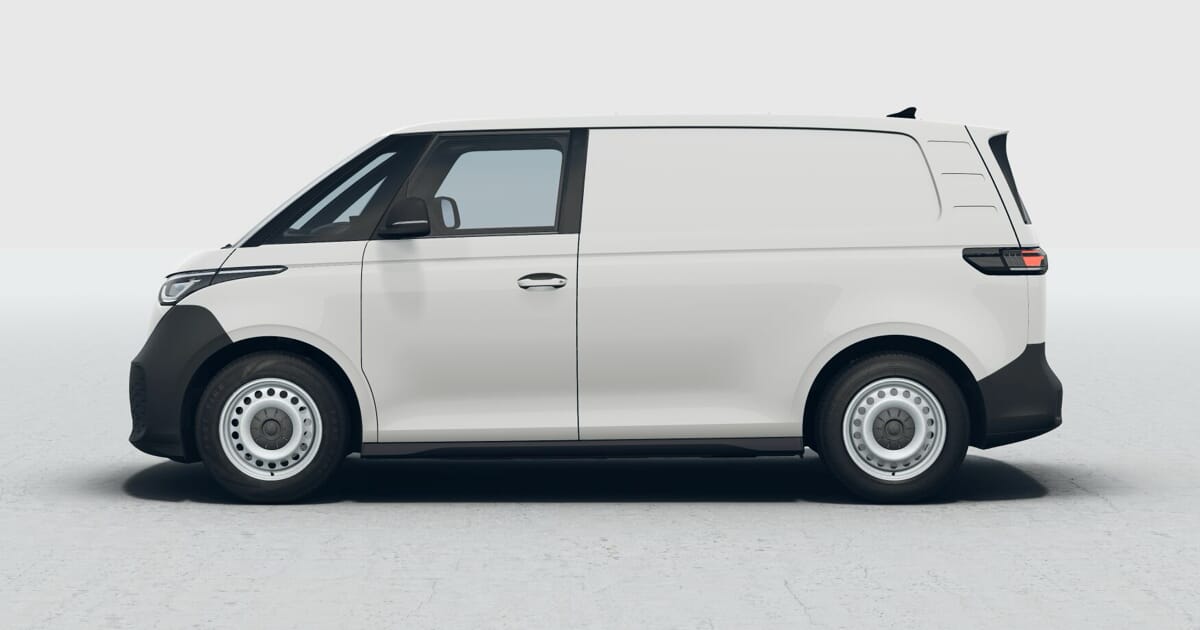 Volkswagen ID. Buzz Cargo Pro in Candy-Weiß mit Stahlfelgen auf neutralem Hintergrund.