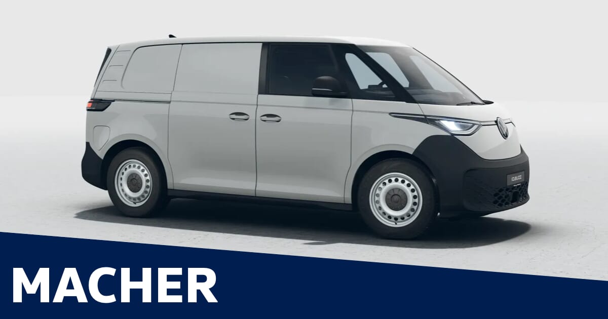 Volkswagen ID. Buzz Cargo in Weiß mit schwarzen Stoßfängern und Stahlfelgen auf neutralem Hintergrund, unten der Schriftzug 'Macher'.