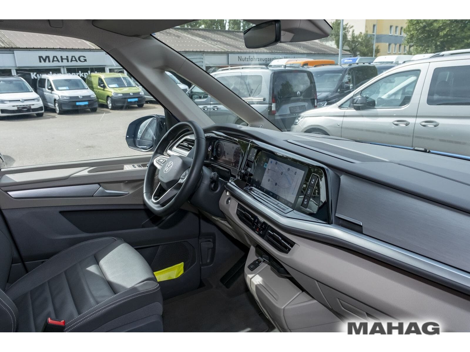 Fahrzeugabbildung Volkswagen T7 Multivan Langversion Life
