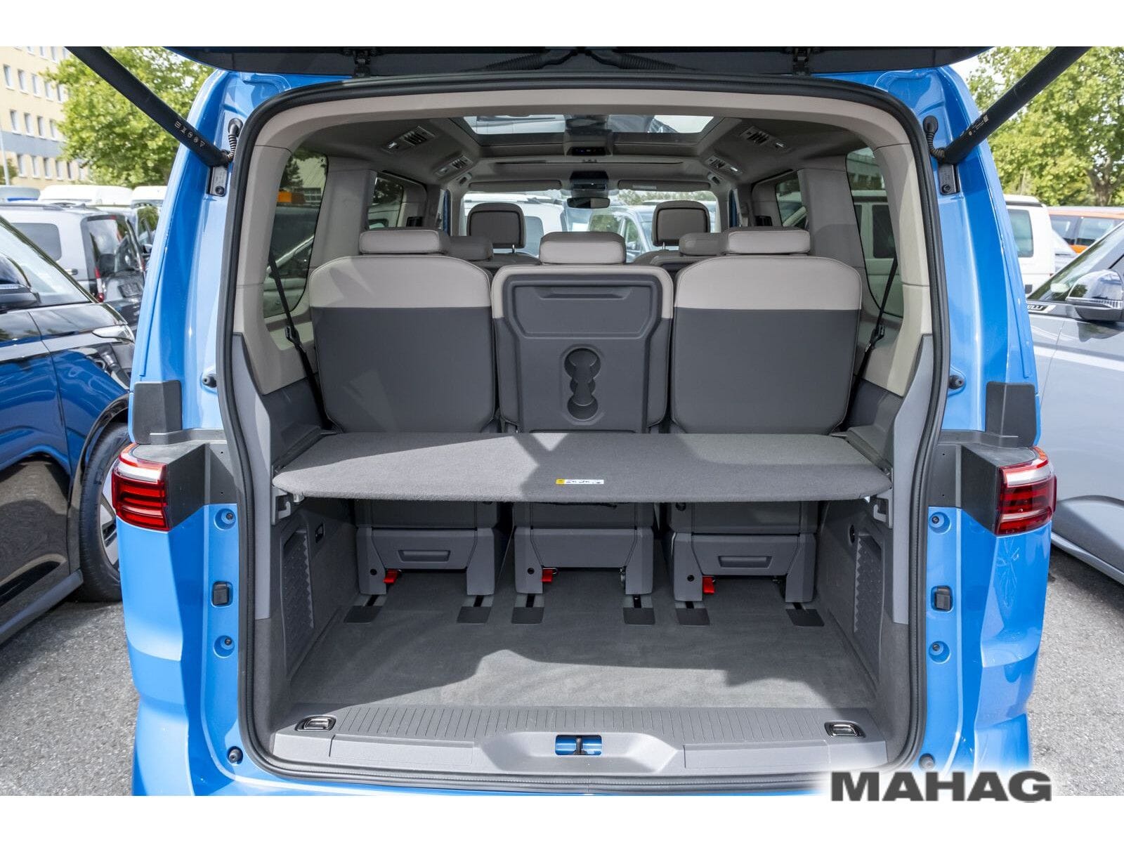 Fahrzeugabbildung Volkswagen T7 Multivan Langversion Life