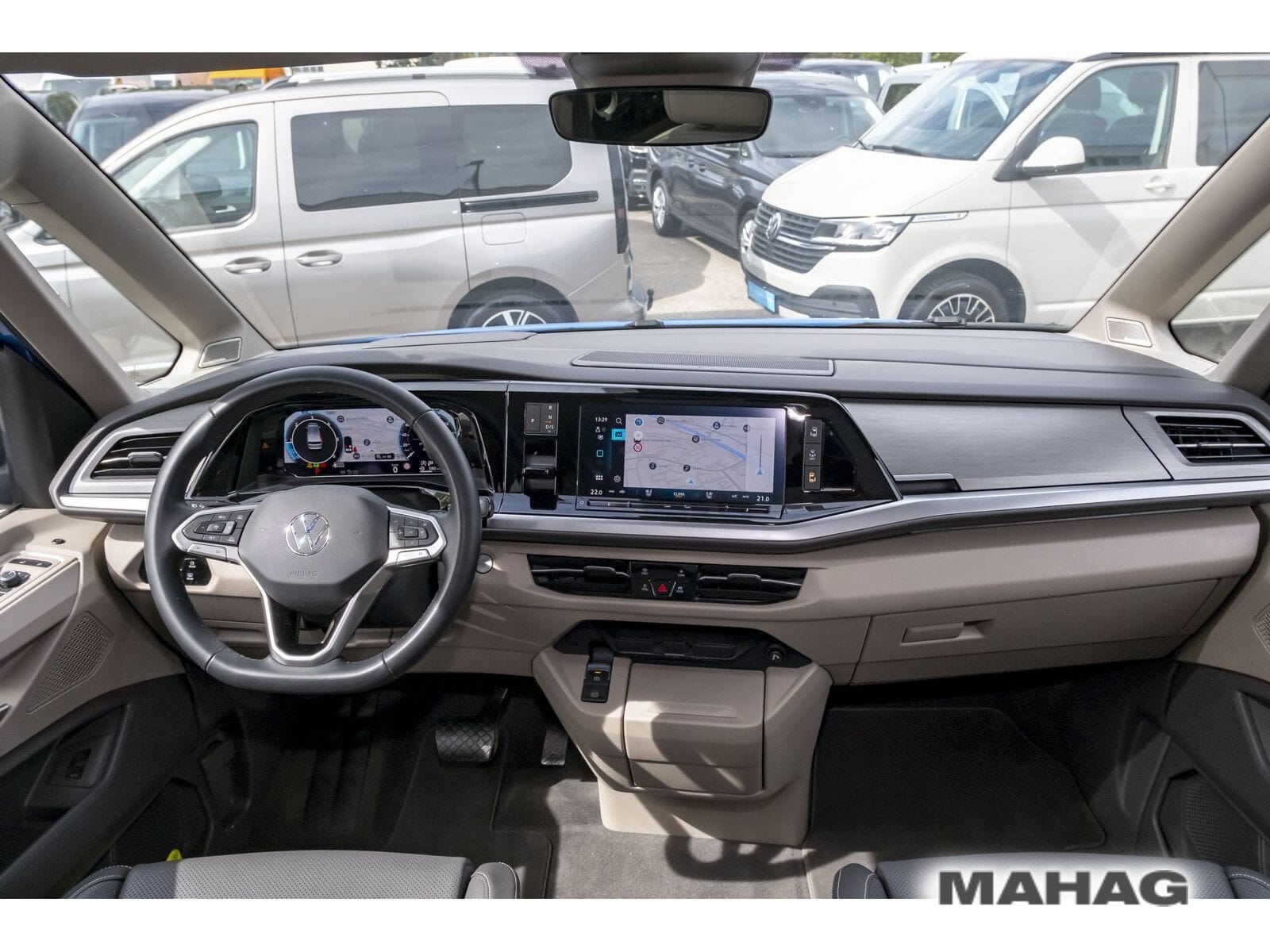 Fahrzeugabbildung Volkswagen T7 Multivan Langversion Life