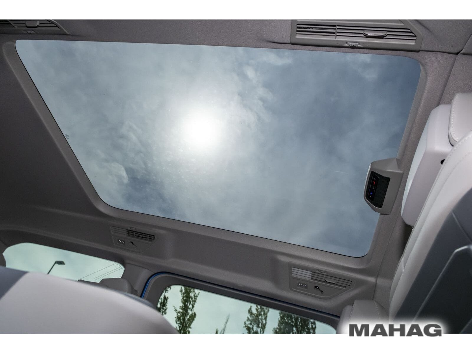 Fahrzeugabbildung Volkswagen T7 Multivan Langversion Life