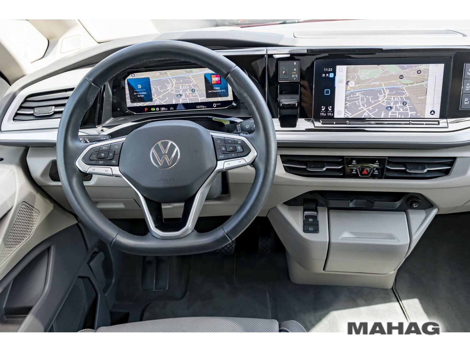 Fahrzeugabbildung Volkswagen T7 Multivan Life LÜ 150TSI