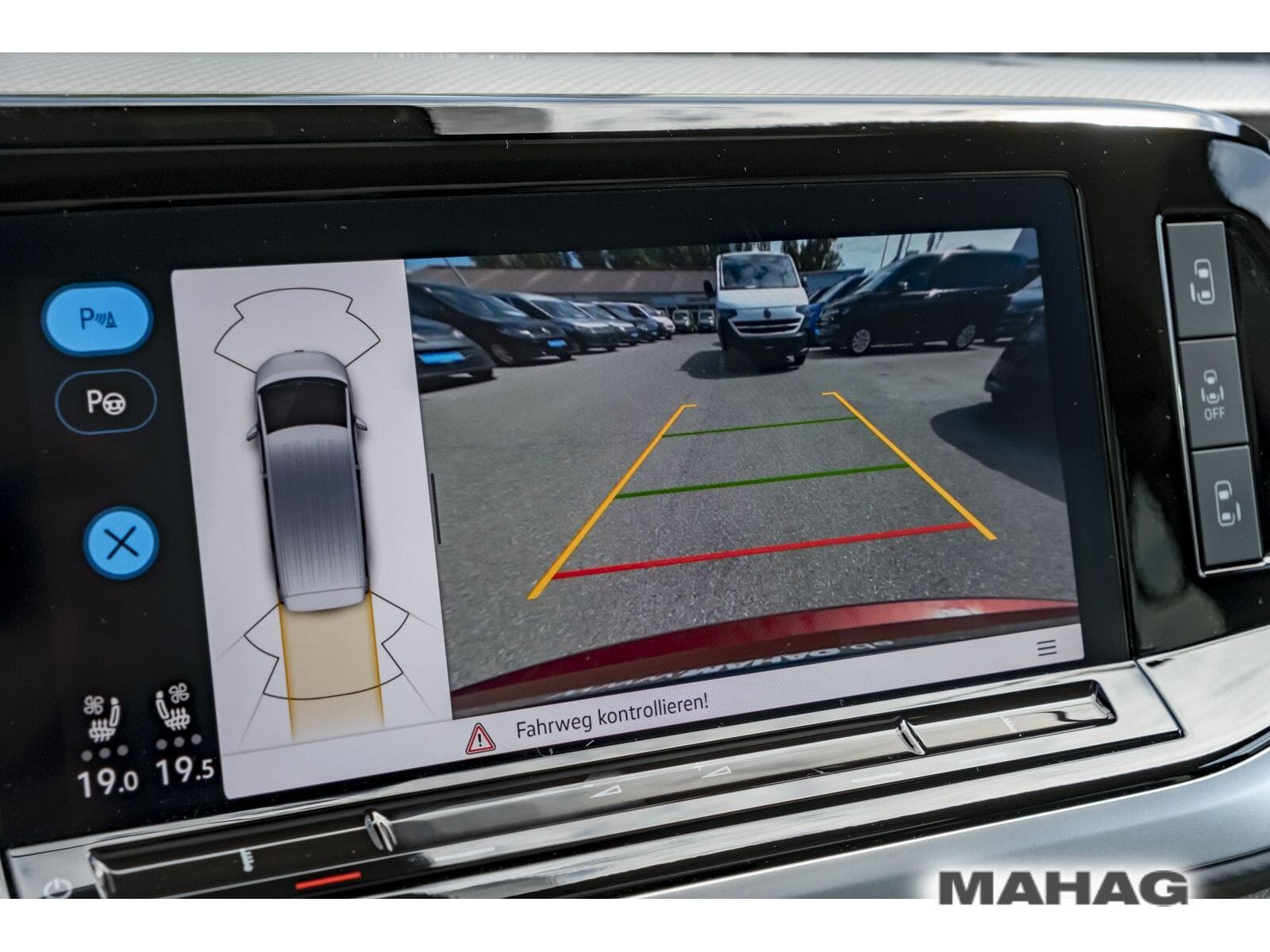 Fahrzeugabbildung Volkswagen T7 Multivan Life LÜ 150TSI