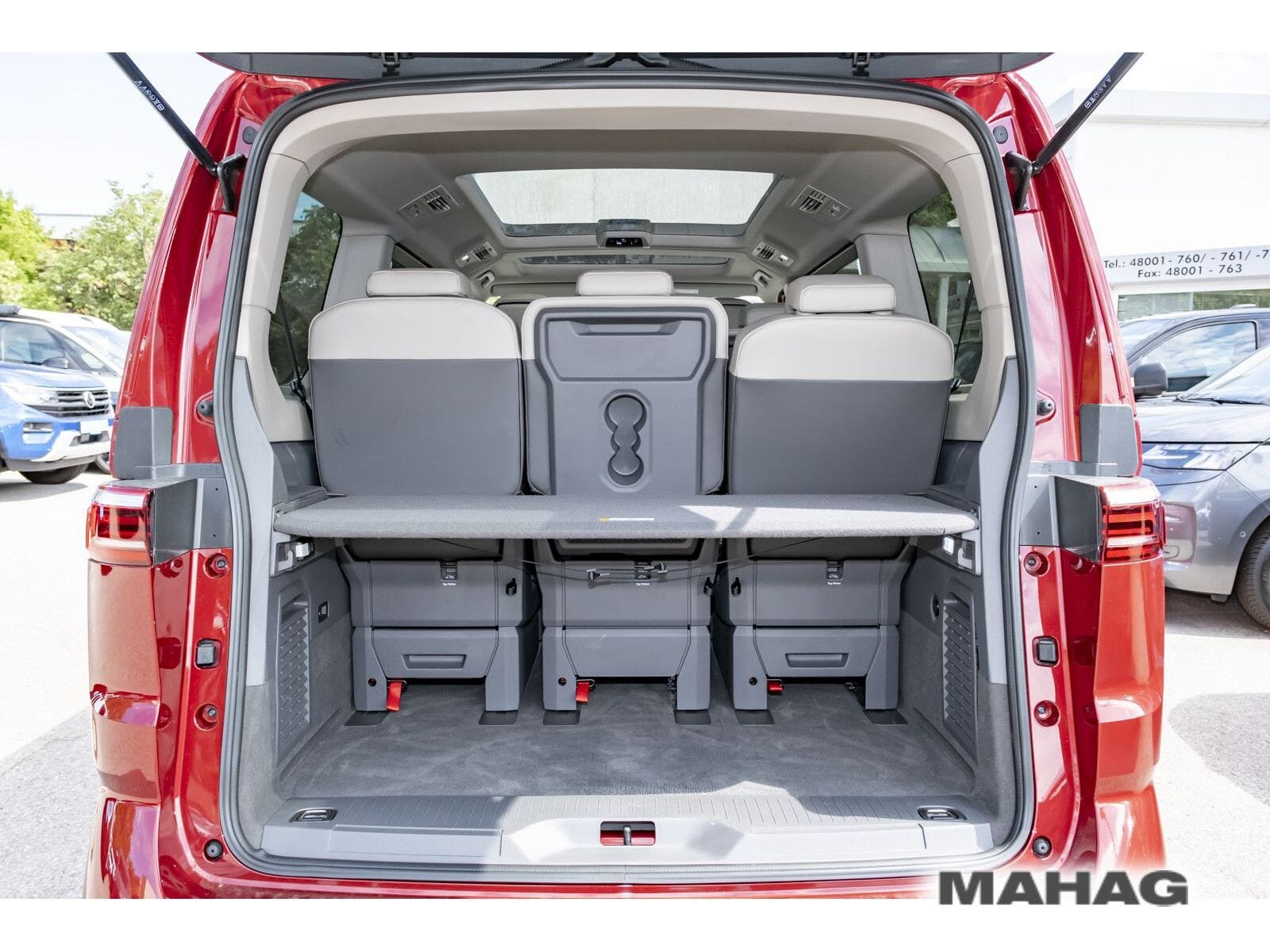 Fahrzeugabbildung Volkswagen T7 Multivan Life LÜ 150TSI