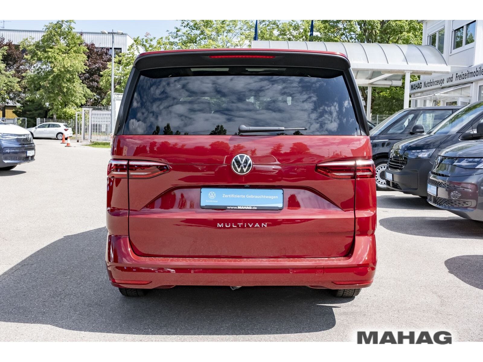 Fahrzeugabbildung Volkswagen T7 Multivan Life LÜ 150TSI