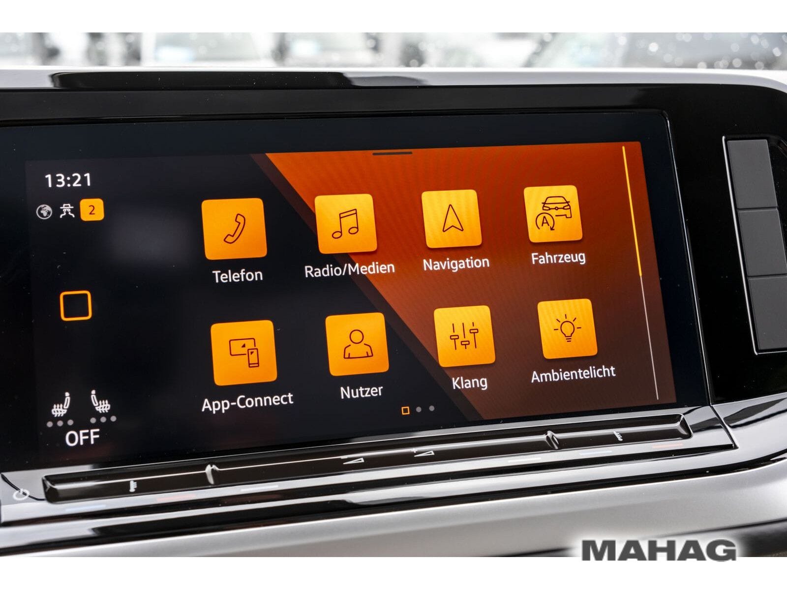 Fahrzeugabbildung Volkswagen T7 Multivan Life LÜ110 TDI