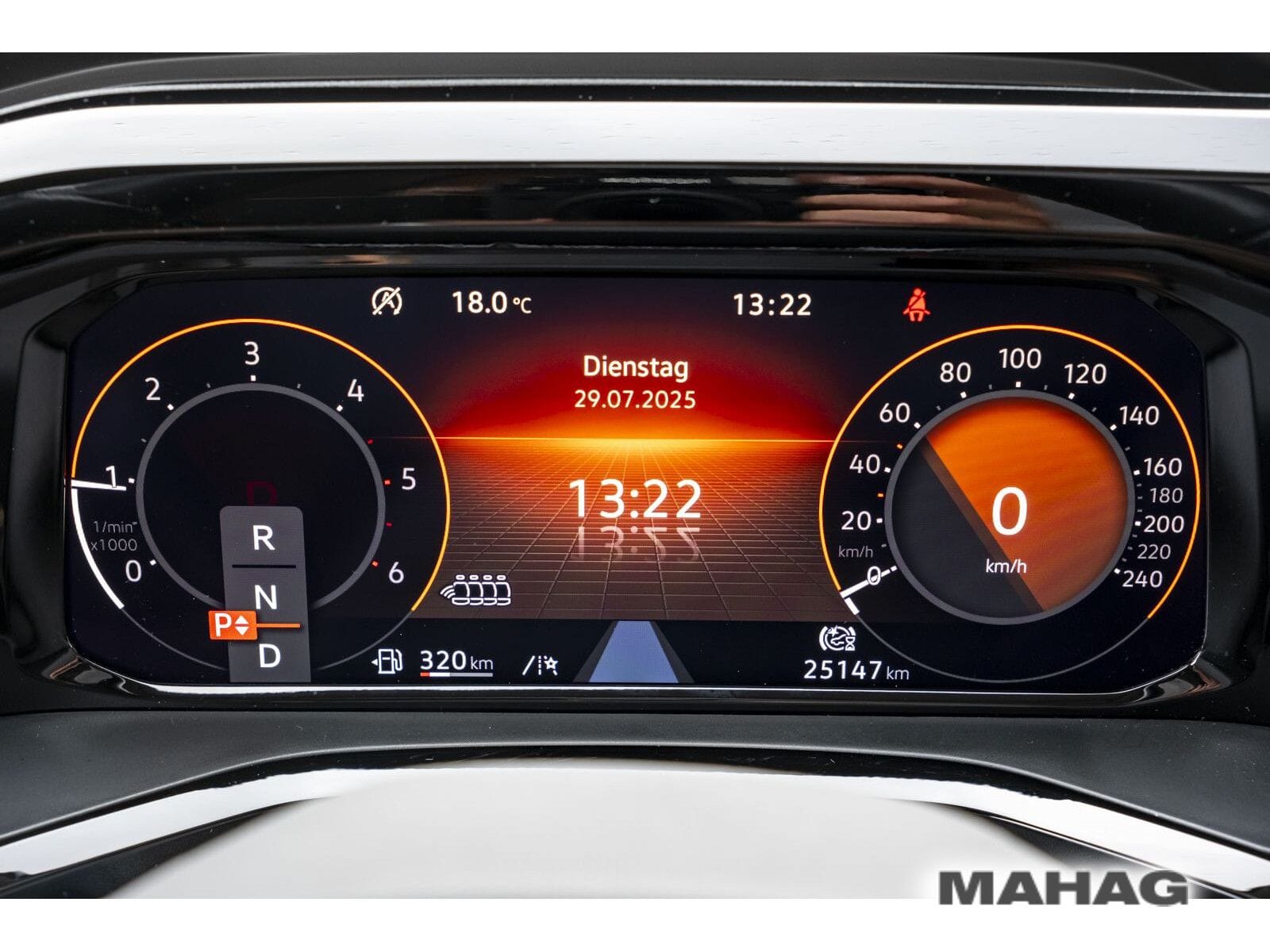 Fahrzeugabbildung Volkswagen T7 Multivan Life LÜ110 TDI