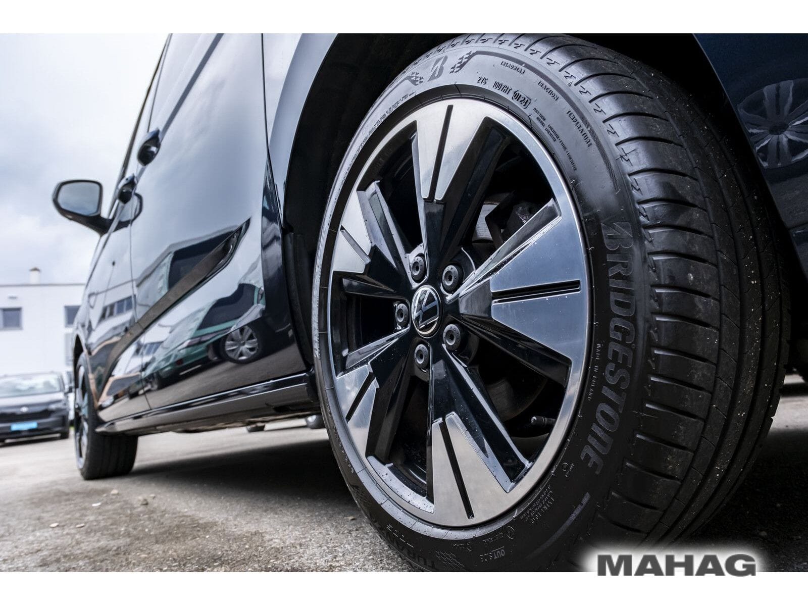 Fahrzeugabbildung Volkswagen T7 Multivan Life LÜ110 TDI