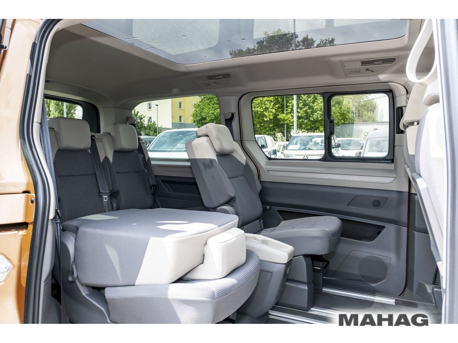 Fahrzeugabbildung Volkswagen T7 Multivan Basis LÜ 110TDI