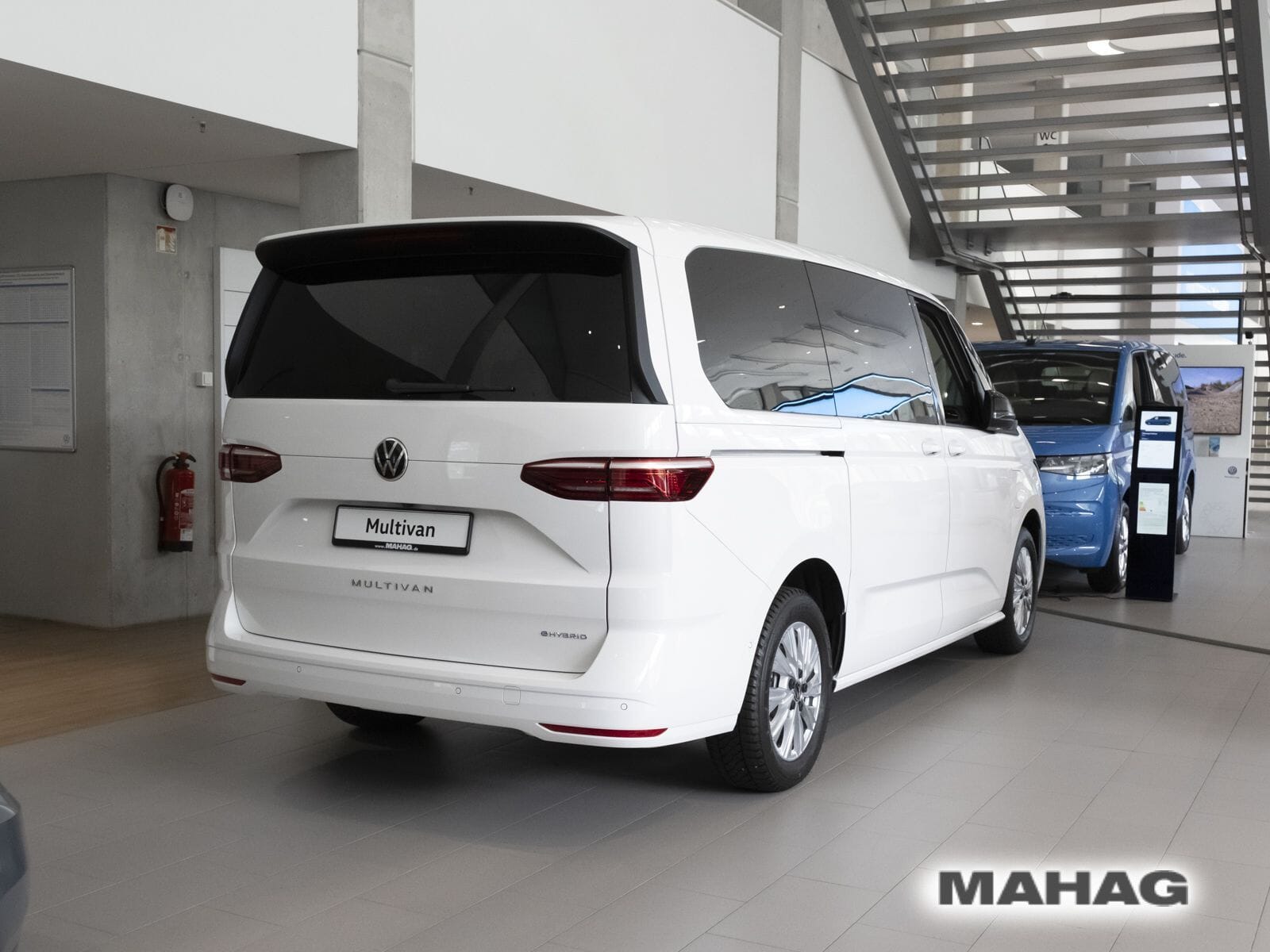 Fahrzeugabbildung Volkswagen Multivan Life 1,4l 110kW eHybrid DSG langer Über