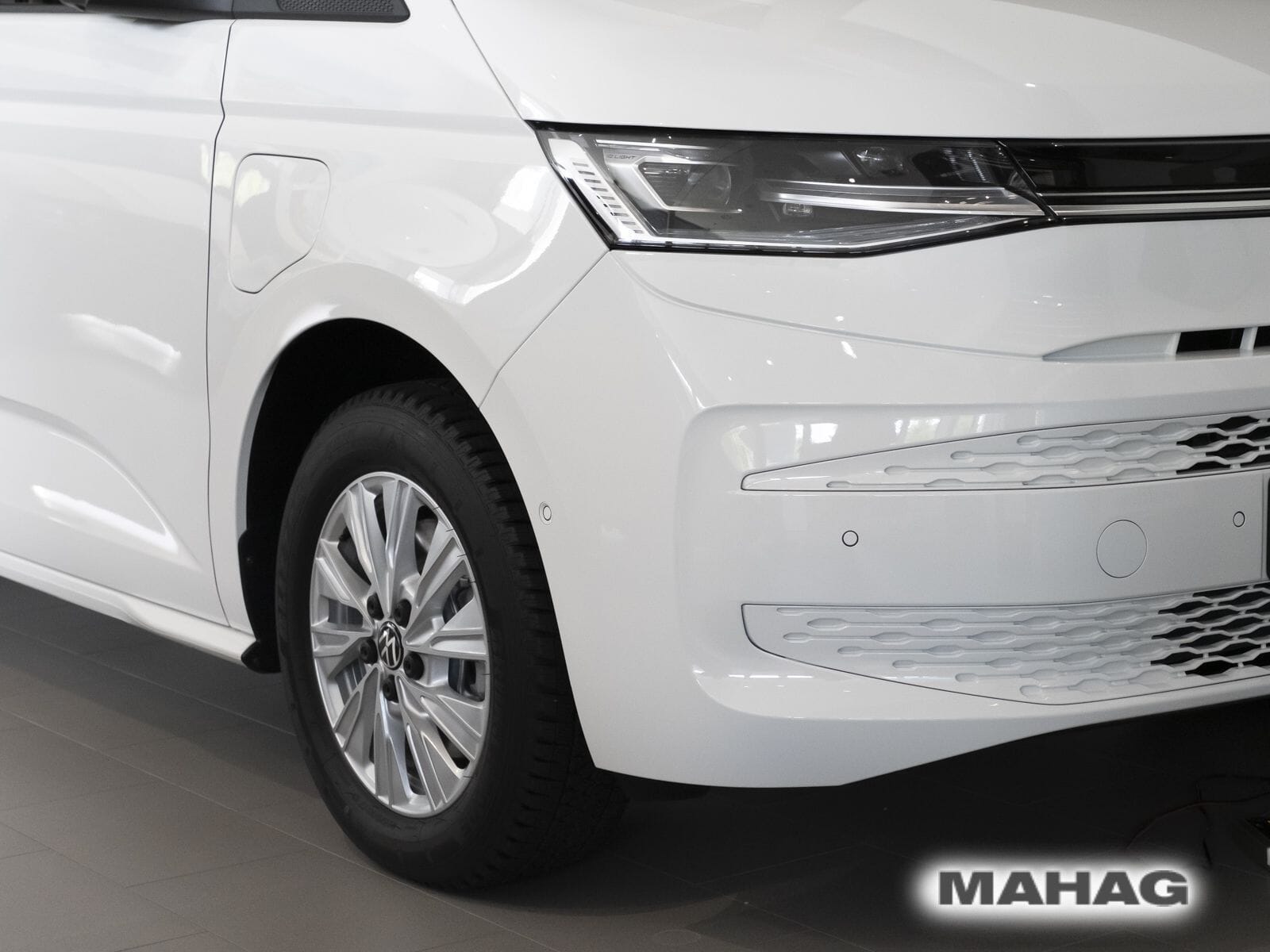 Fahrzeugabbildung Volkswagen Multivan Life 1,4l 110kW eHybrid DSG langer Über