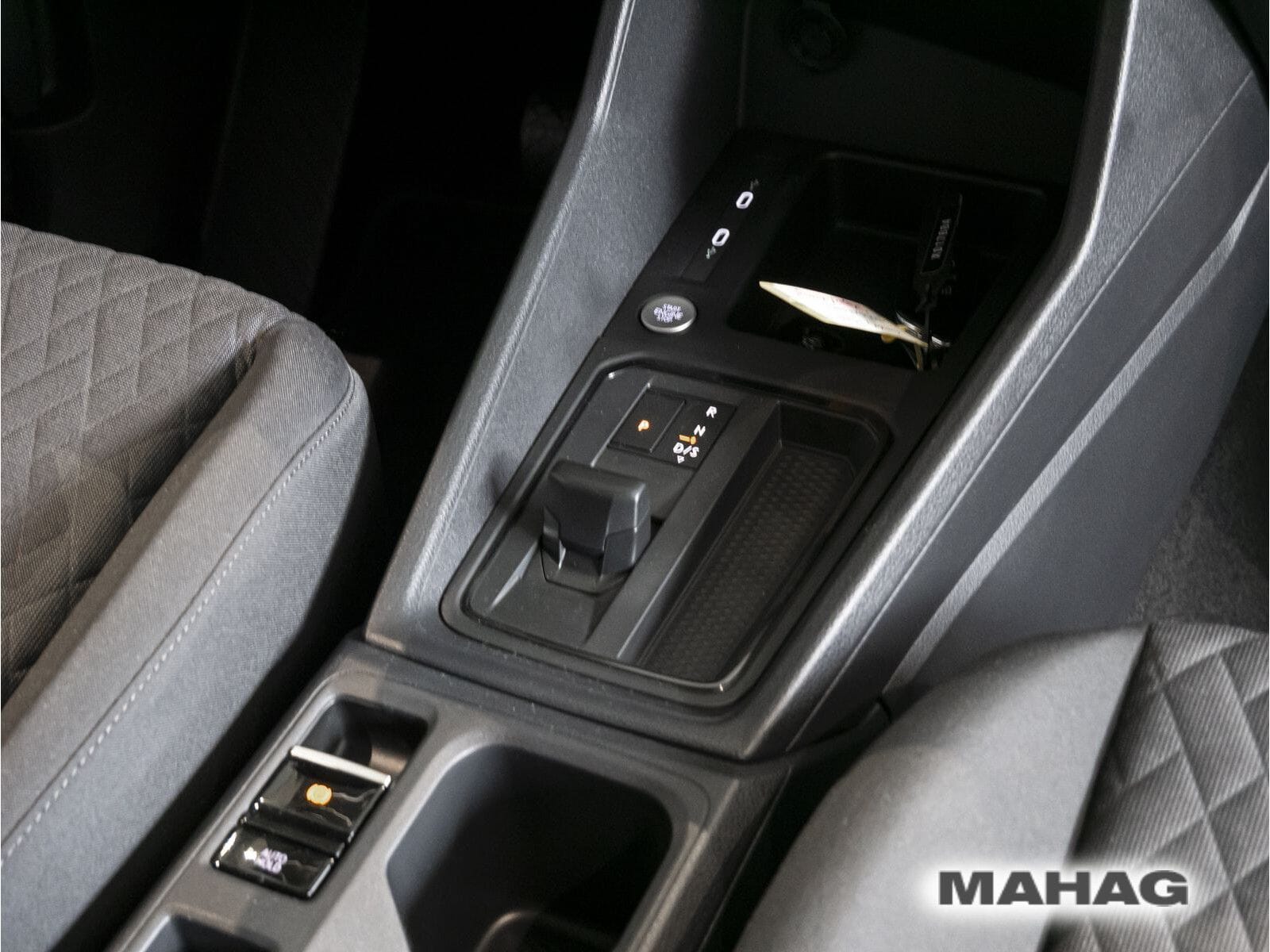 Fahrzeugabbildung Volkswagen Caddy Maxi Life 7-Sitzer 2,0l TDI 90kW 7Gang-DSG