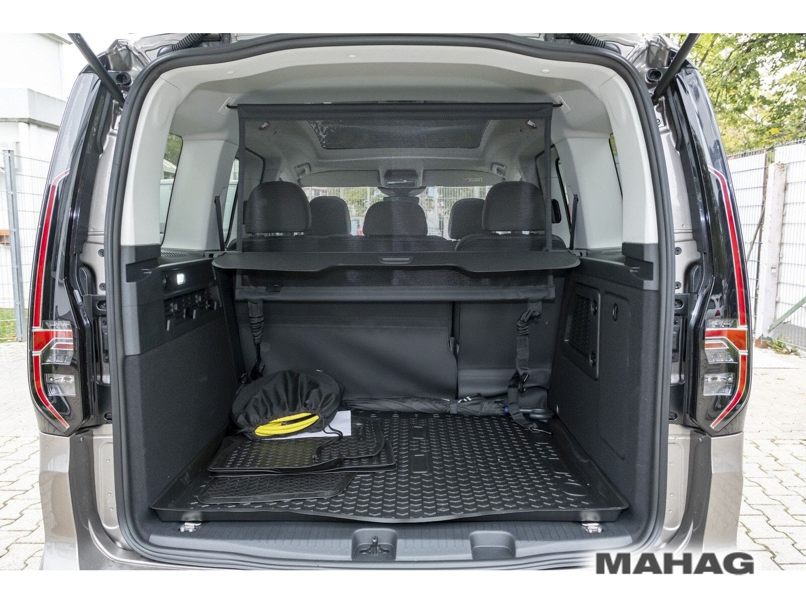 Fahrzeugabbildung Volkswagen Caddy Life e-Hybrid