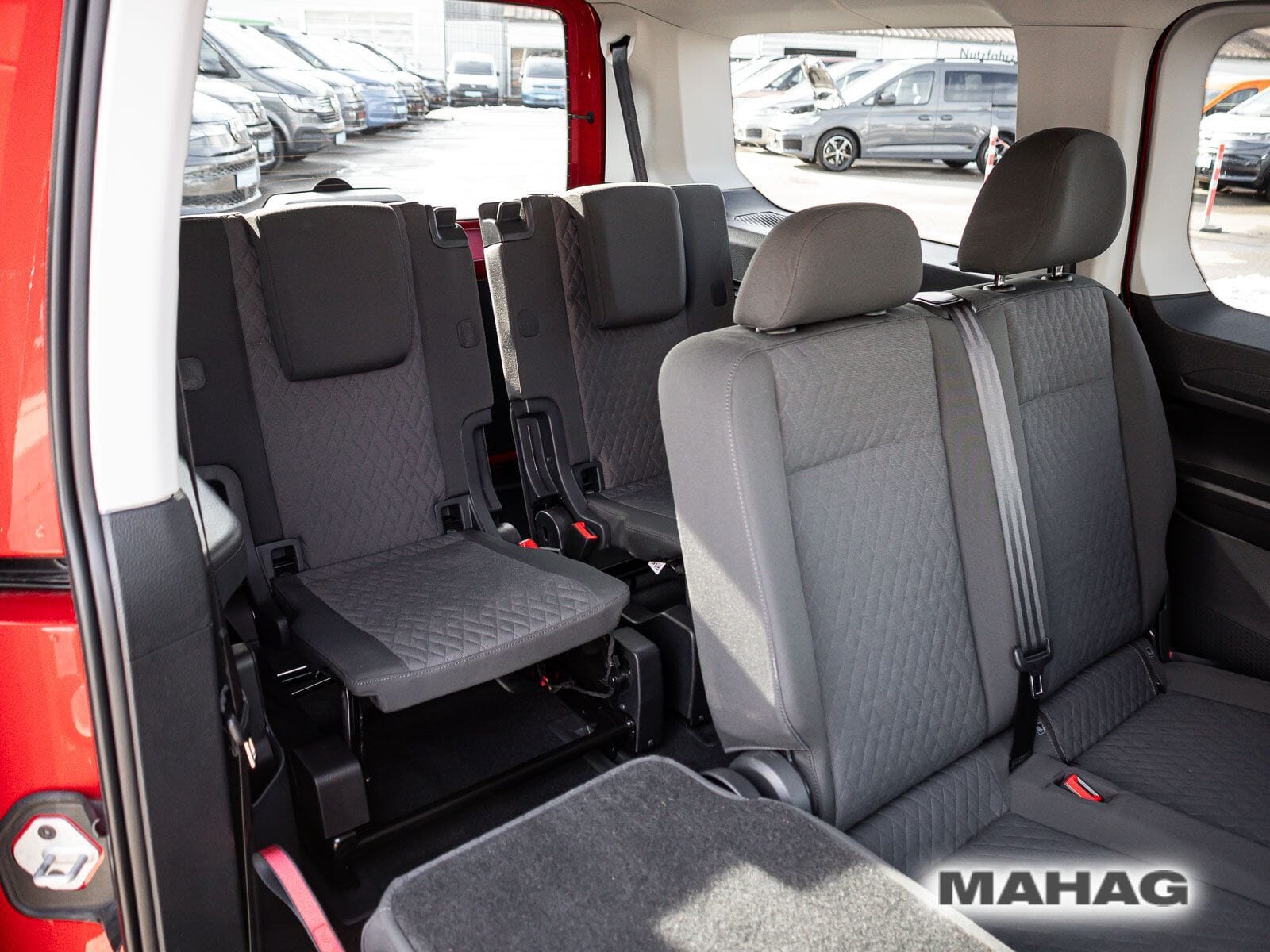 Fahrzeugabbildung Volkswagen Caddy Maxi Life 7-Sitzer 1,5 l 85 kW TSI Edition