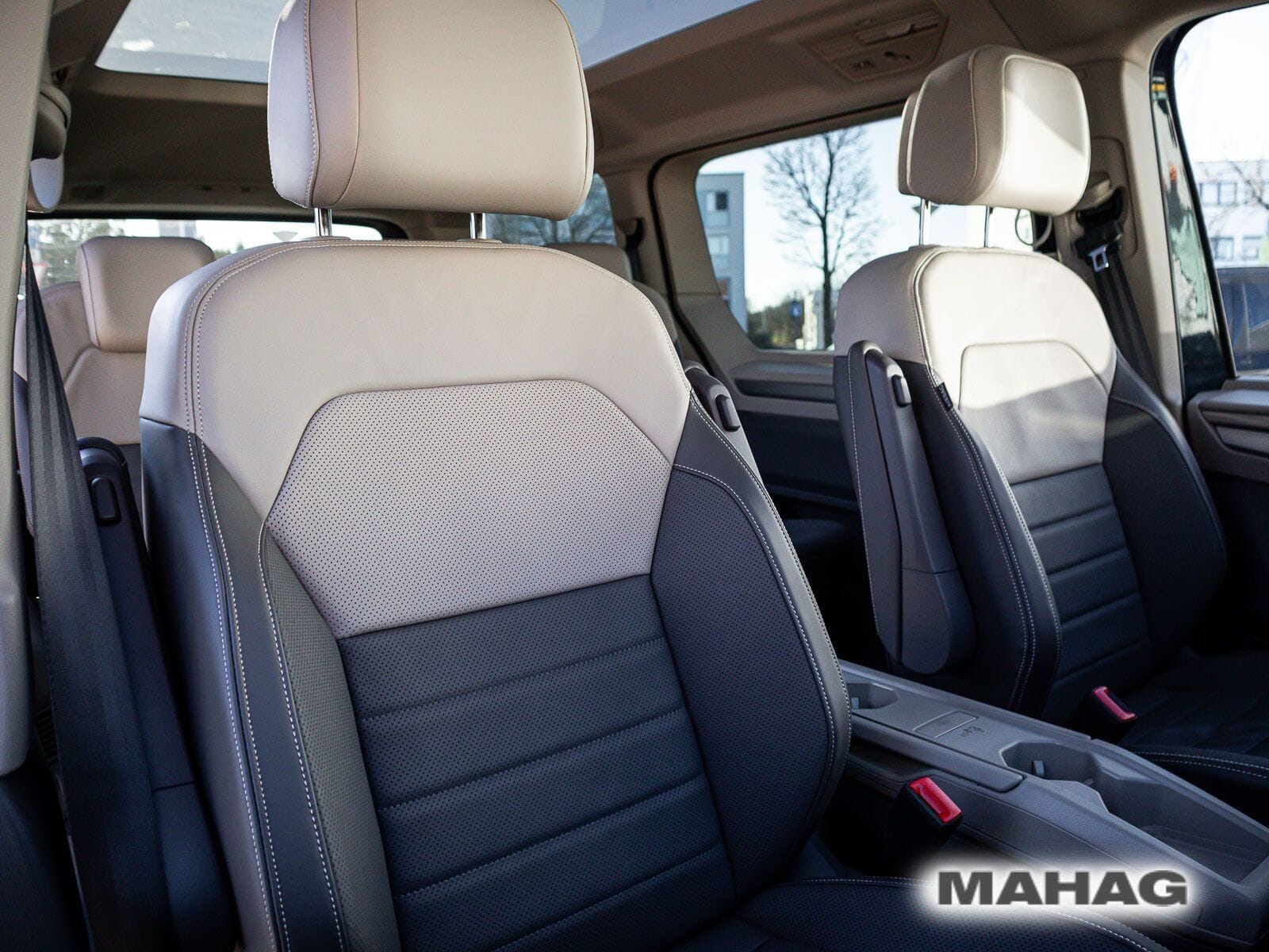 Fahrzeugabbildung Volkswagen Multivan Style 1,5 l 130 kW eHybrid OPF 4MOTION