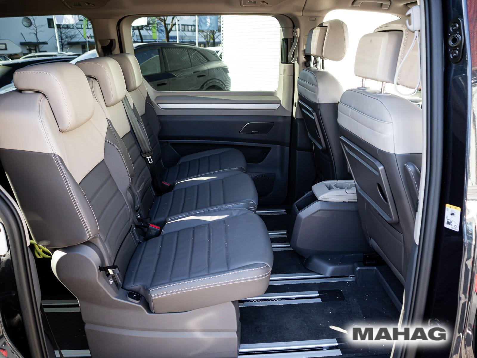 Fahrzeugabbildung Volkswagen Multivan Style 1,5 l 130 kW eHybrid OPF 4MOTION