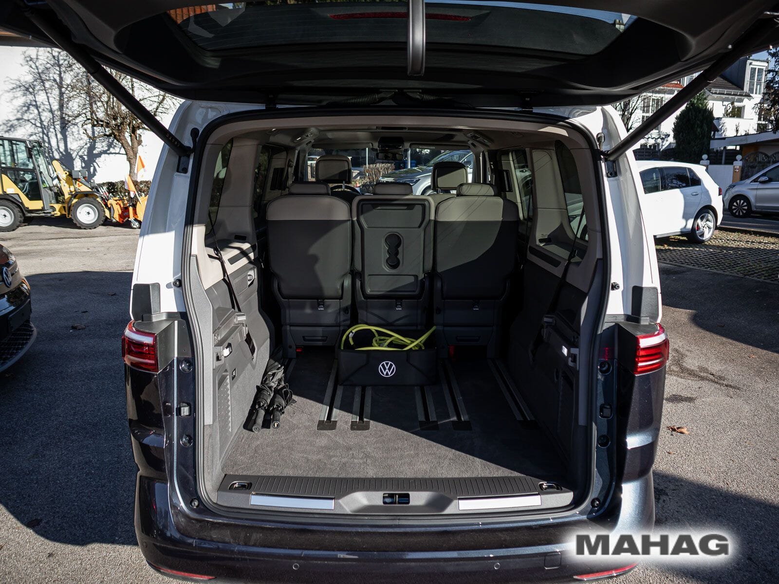 Fahrzeugabbildung Volkswagen Multivan Style 1,5 l 130 kW eHybrid OPF 4MOTION