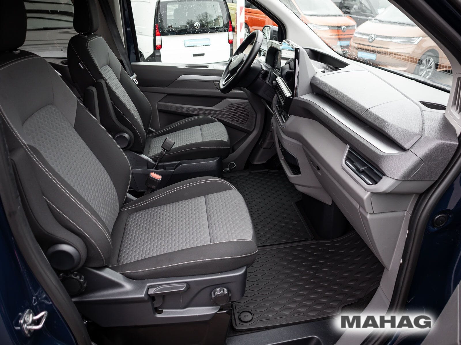 Fahrzeugabbildung Volkswagen Caravelle Life 2,0 l 110 kW TDI 8-Gang A