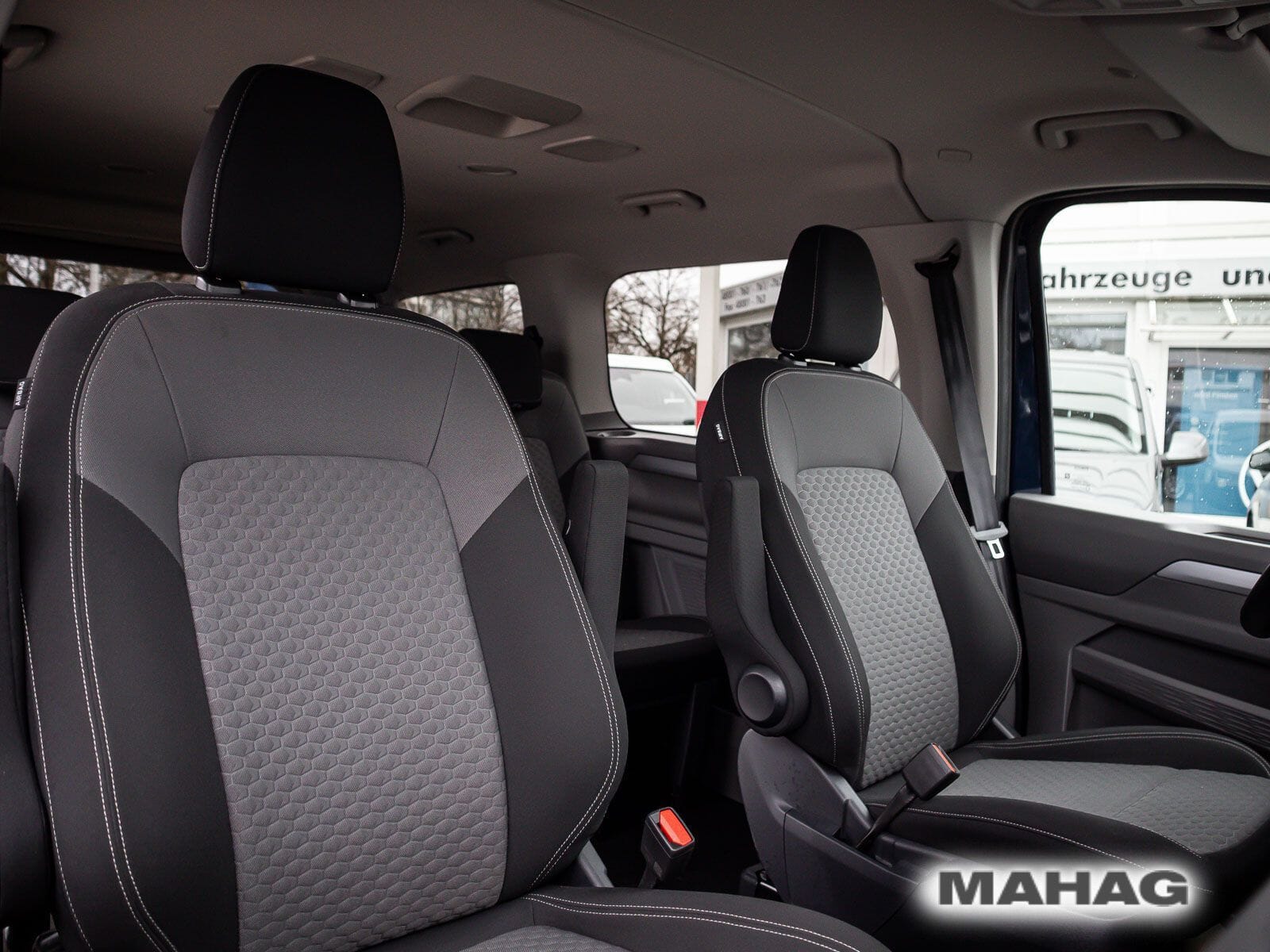 Fahrzeugabbildung Volkswagen Caravelle Life 2,0 l 110 kW TDI 8-Gang A