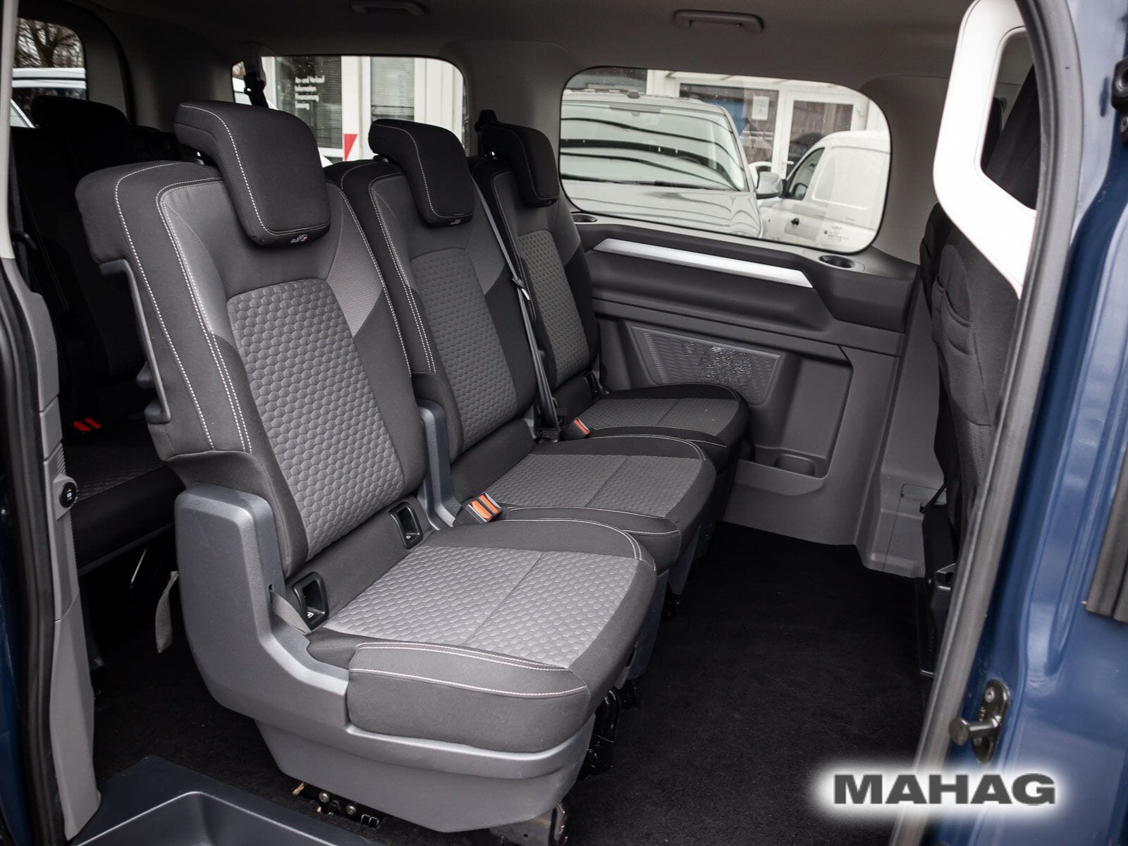 Fahrzeugabbildung Volkswagen Caravelle Life 2,0 l 110 kW TDI 8-Gang A
