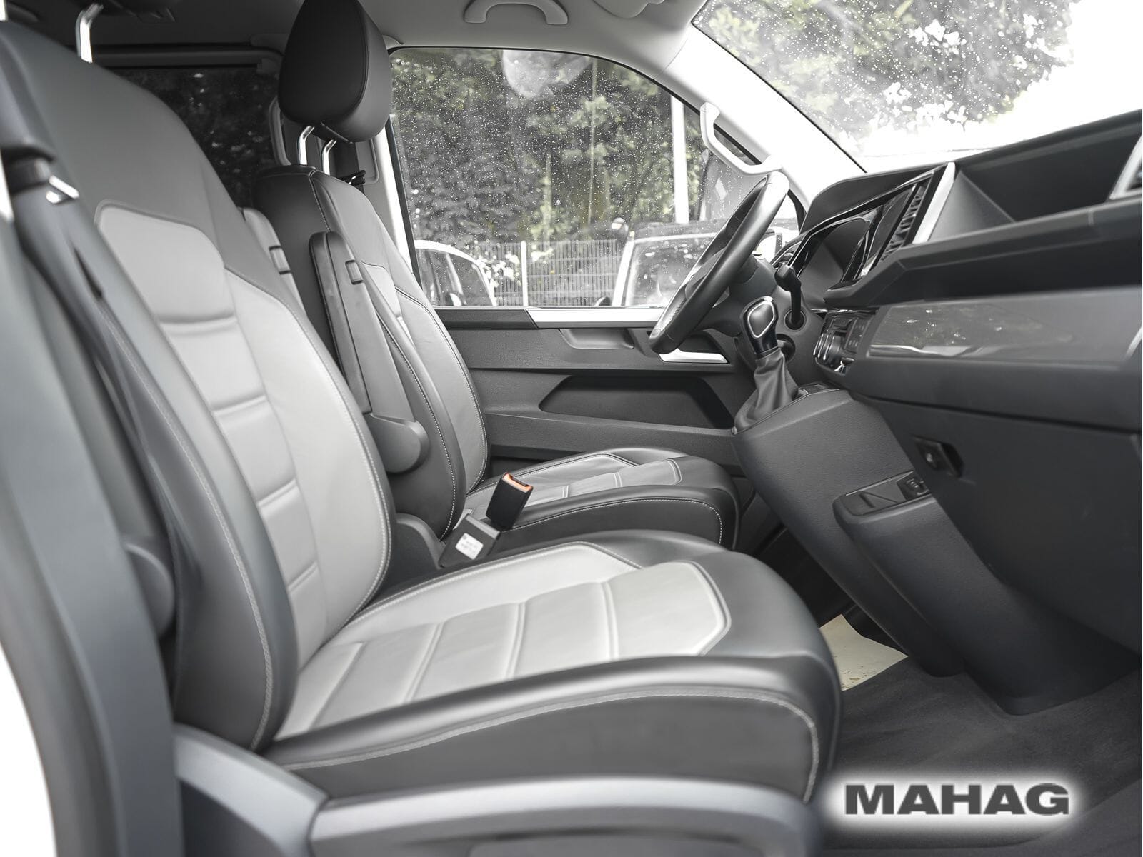 Fahrzeugabbildung Volkswagen T6.1 Multivan Comfortline 2,0 l 150 kW TDI SCR B