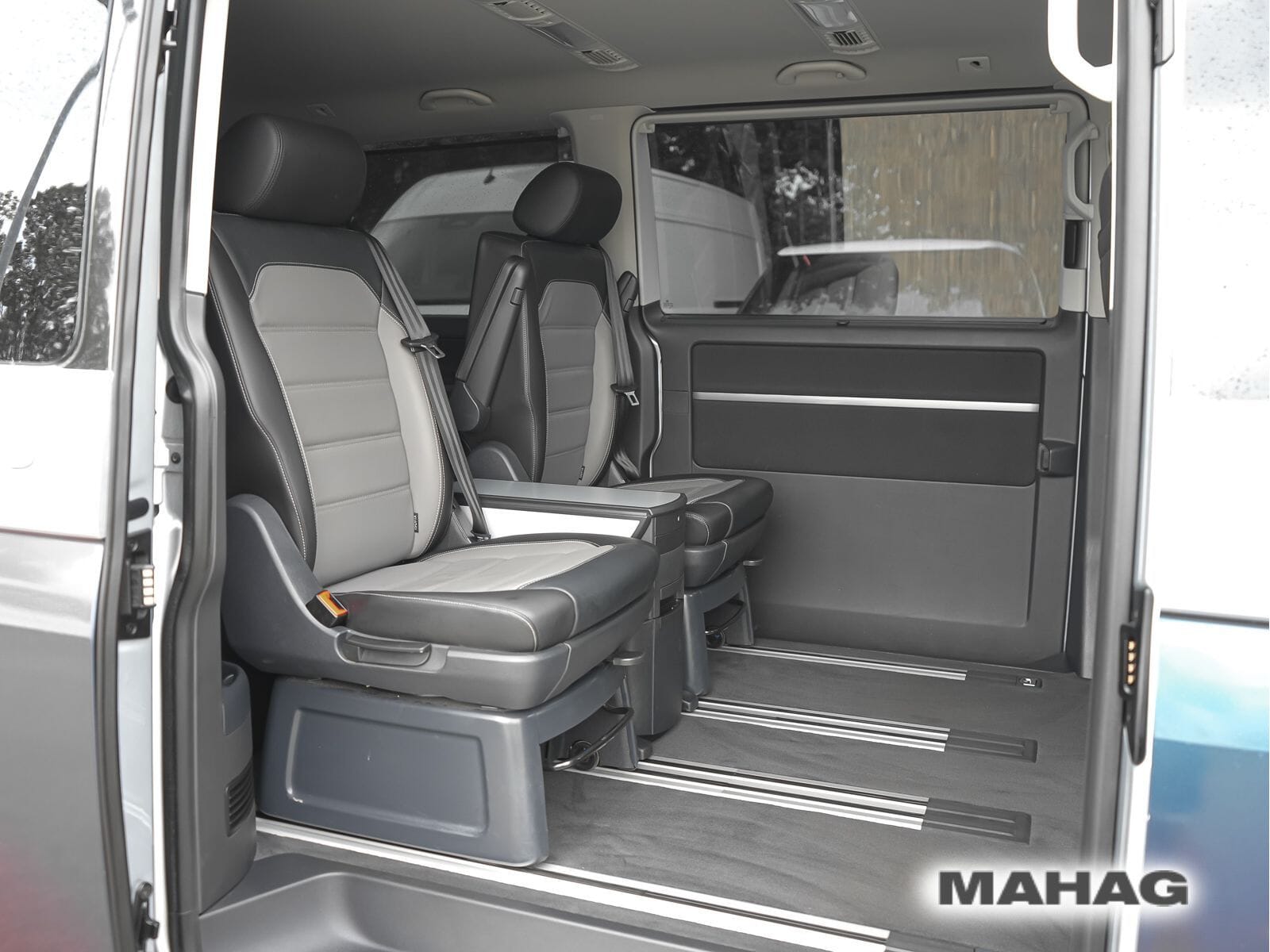 Fahrzeugabbildung Volkswagen T6.1 Multivan Comfortline 2,0 l 150 kW TDI SCR B