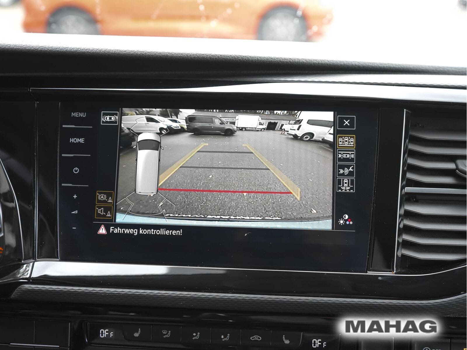 Fahrzeugabbildung Volkswagen T6.1 Multivan Comfortline 2,0 l 150 kW TDI SCR B