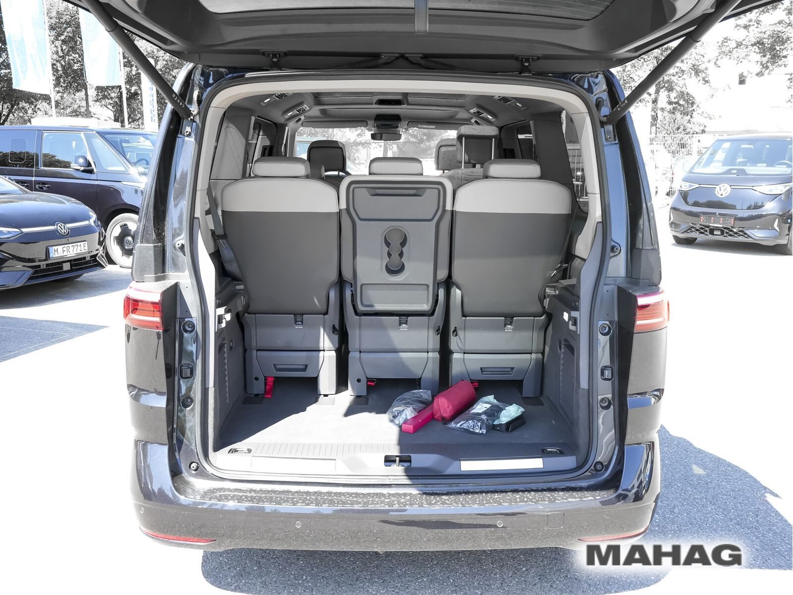 Fahrzeugabbildung Volkswagen Multivan Style 2,0 l 110 kW TDI SCR Fron tantrie