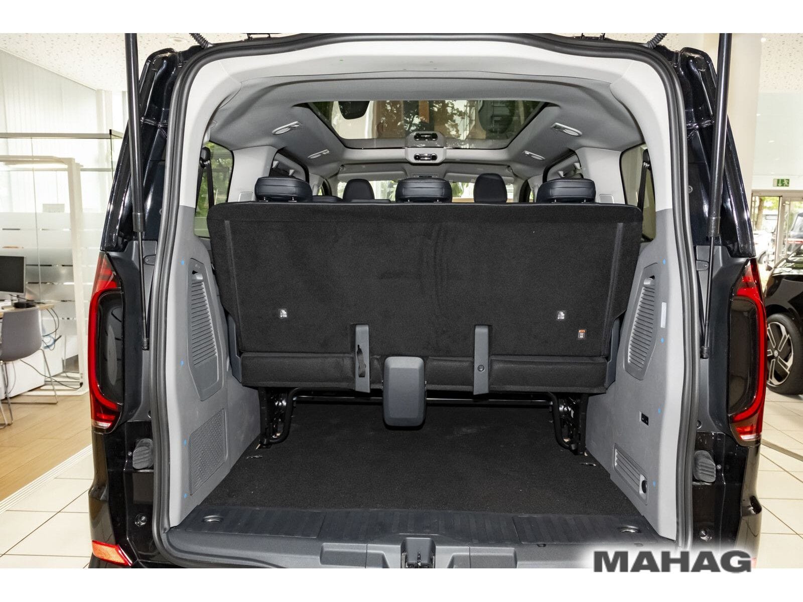 Fahrzeugabbildung Volkswagen e-Caravelle Style 160 kW BEV 1-Gang 3100 mm