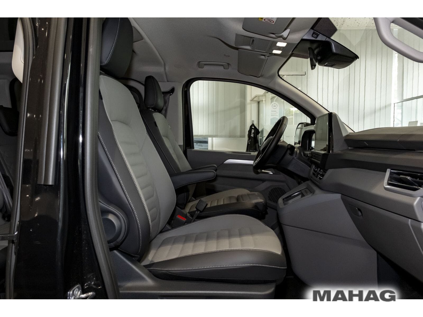 Fahrzeugabbildung Volkswagen e-Caravelle Style 160 kW BEV 1-Gang 3100 mm