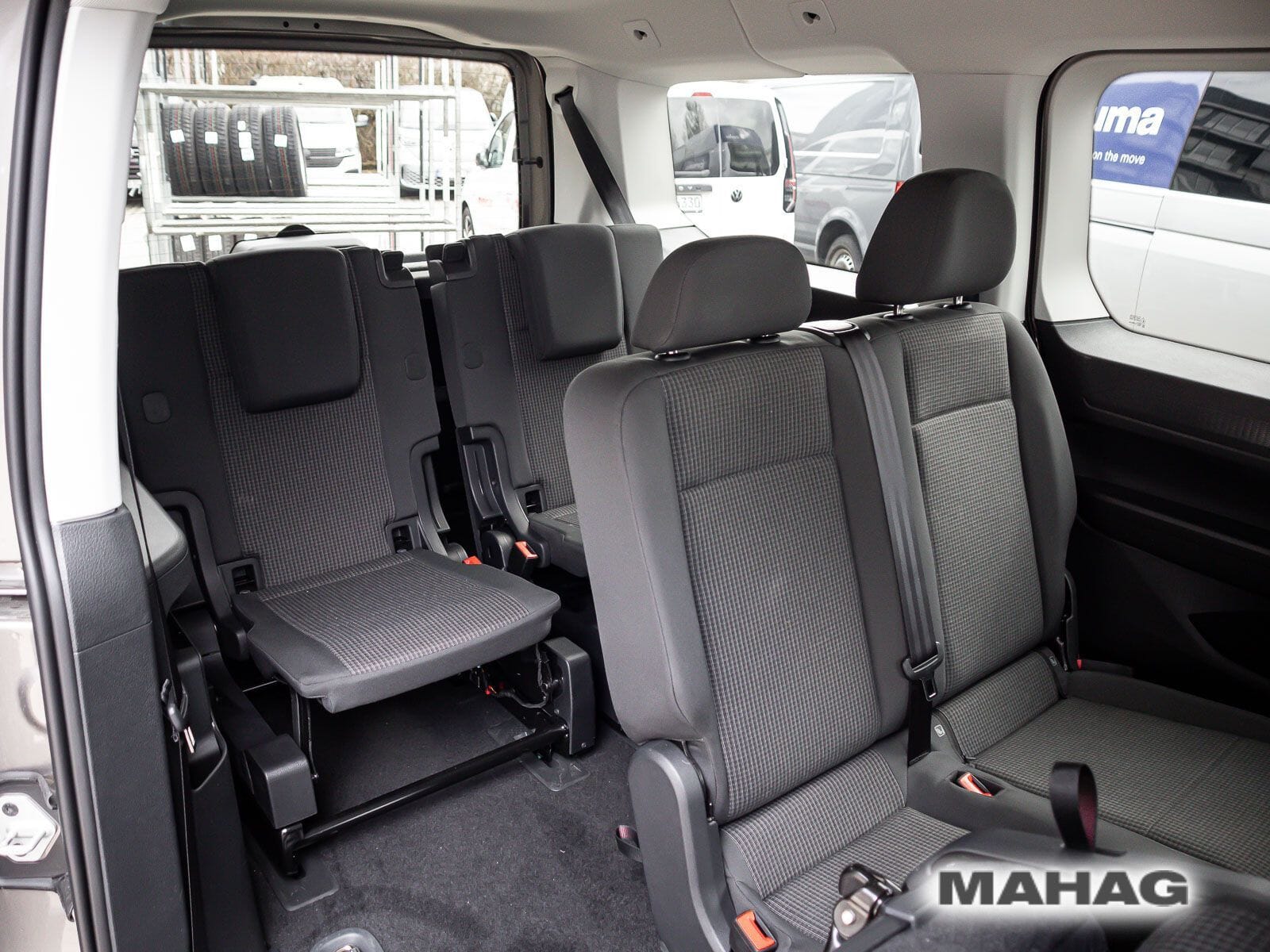 Fahrzeugabbildung Volkswagen Caddy Maxi 7-Sitzer 1,5l TSI 84kW 6-Gang-Schaltg