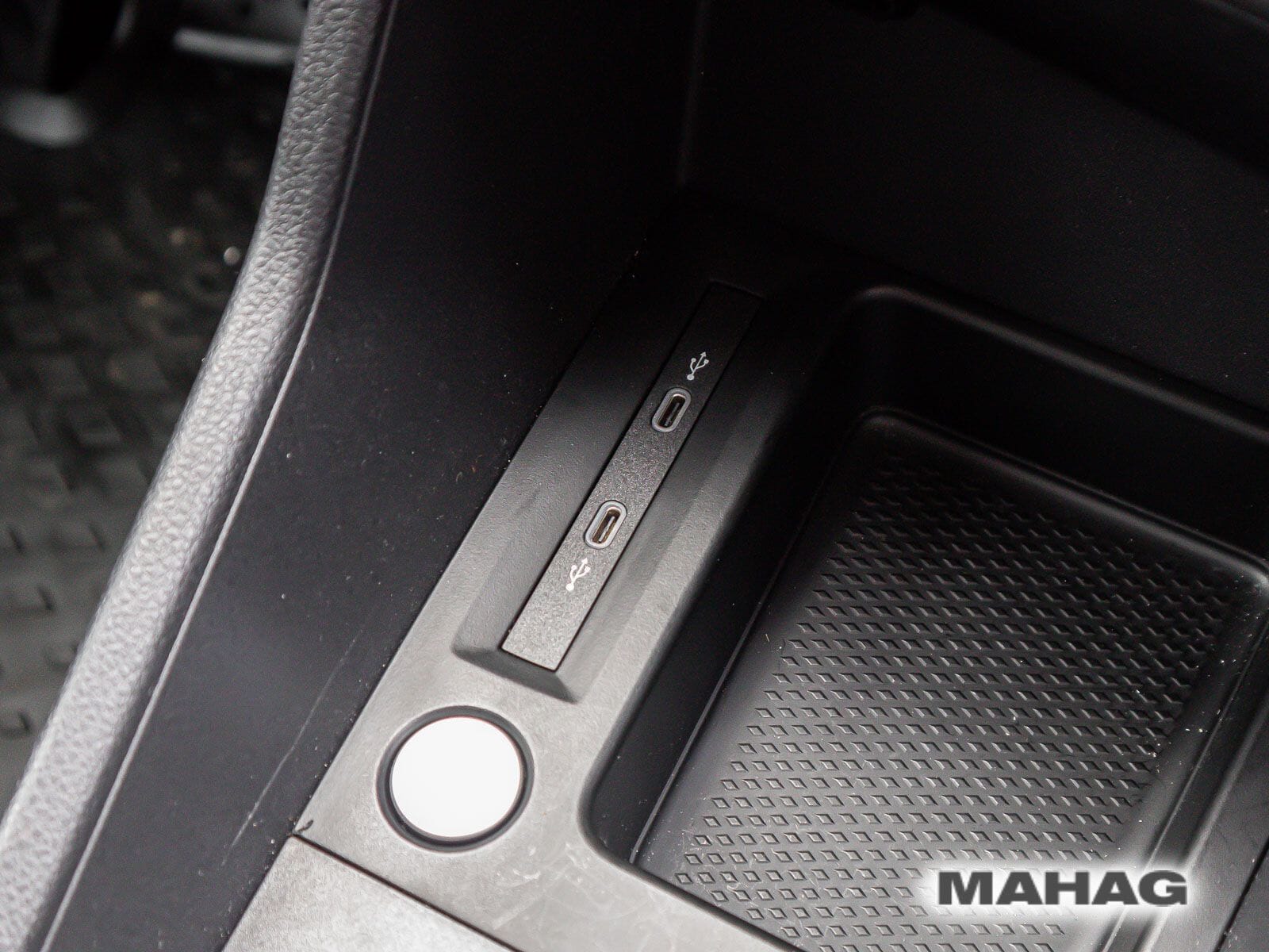 Fahrzeugabbildung Volkswagen Caddy Maxi 7-Sitzer 1,5l TSI 84kW 6-Gang-Schaltg