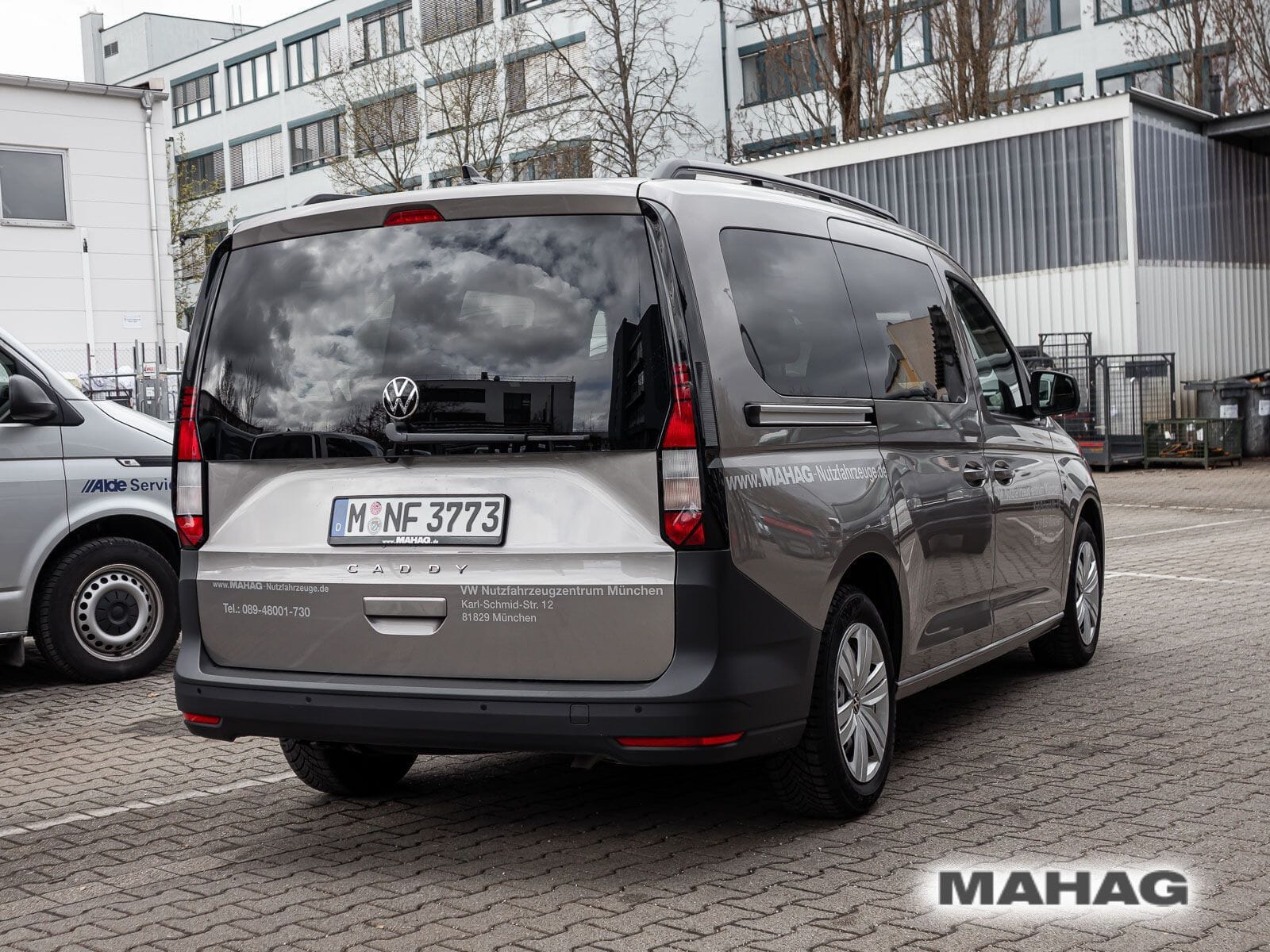 Fahrzeugabbildung Volkswagen Caddy Maxi 7-Sitzer 1,5l TSI 84kW 6-Gang-Schaltg