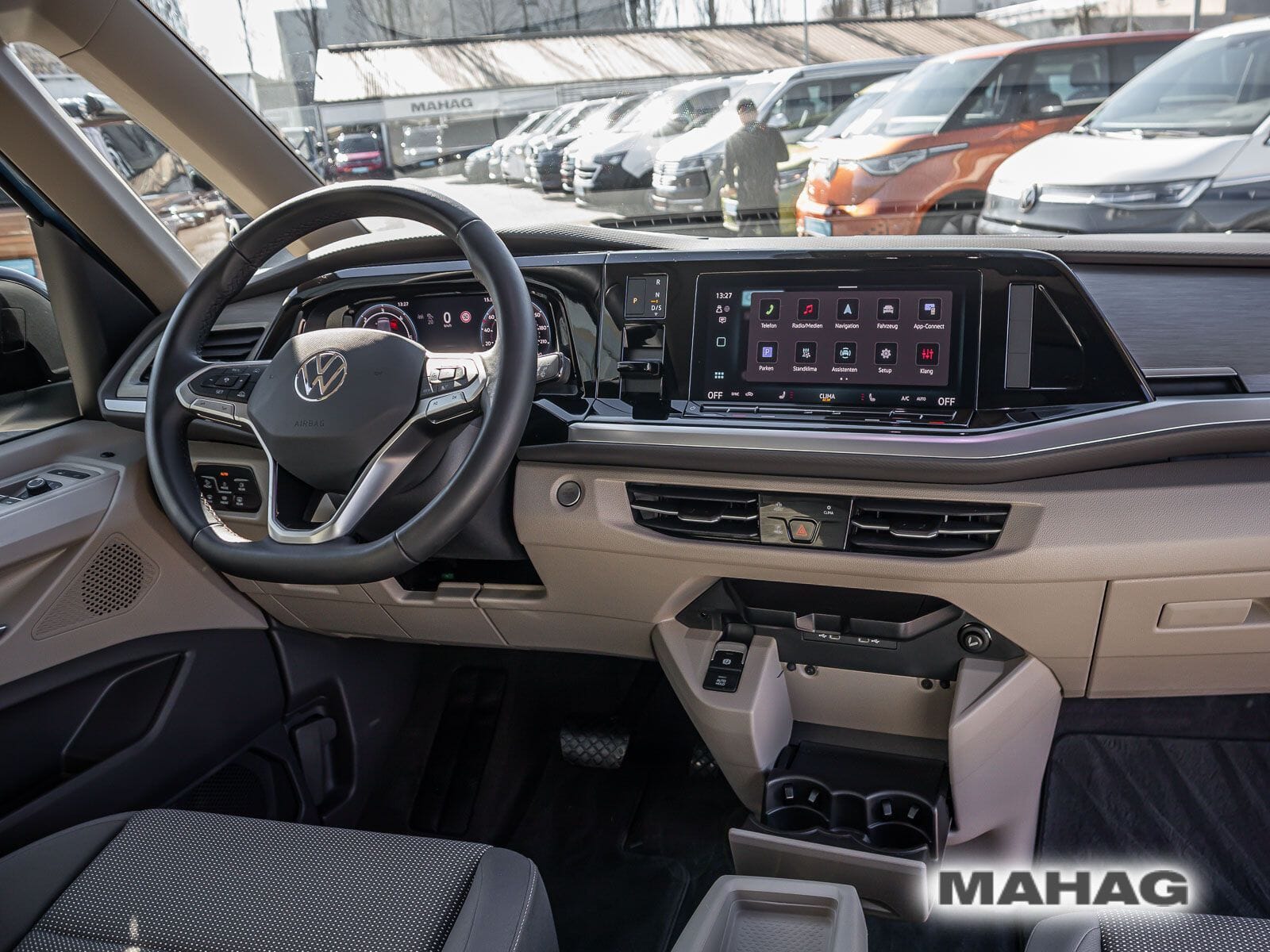 Fahrzeugabbildung Volkswagen Multivan Langversion Life 2.0 TDI