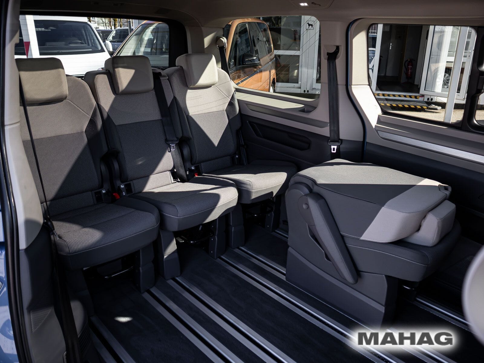 Fahrzeugabbildung Volkswagen Multivan Langversion Life 2.0 TDI