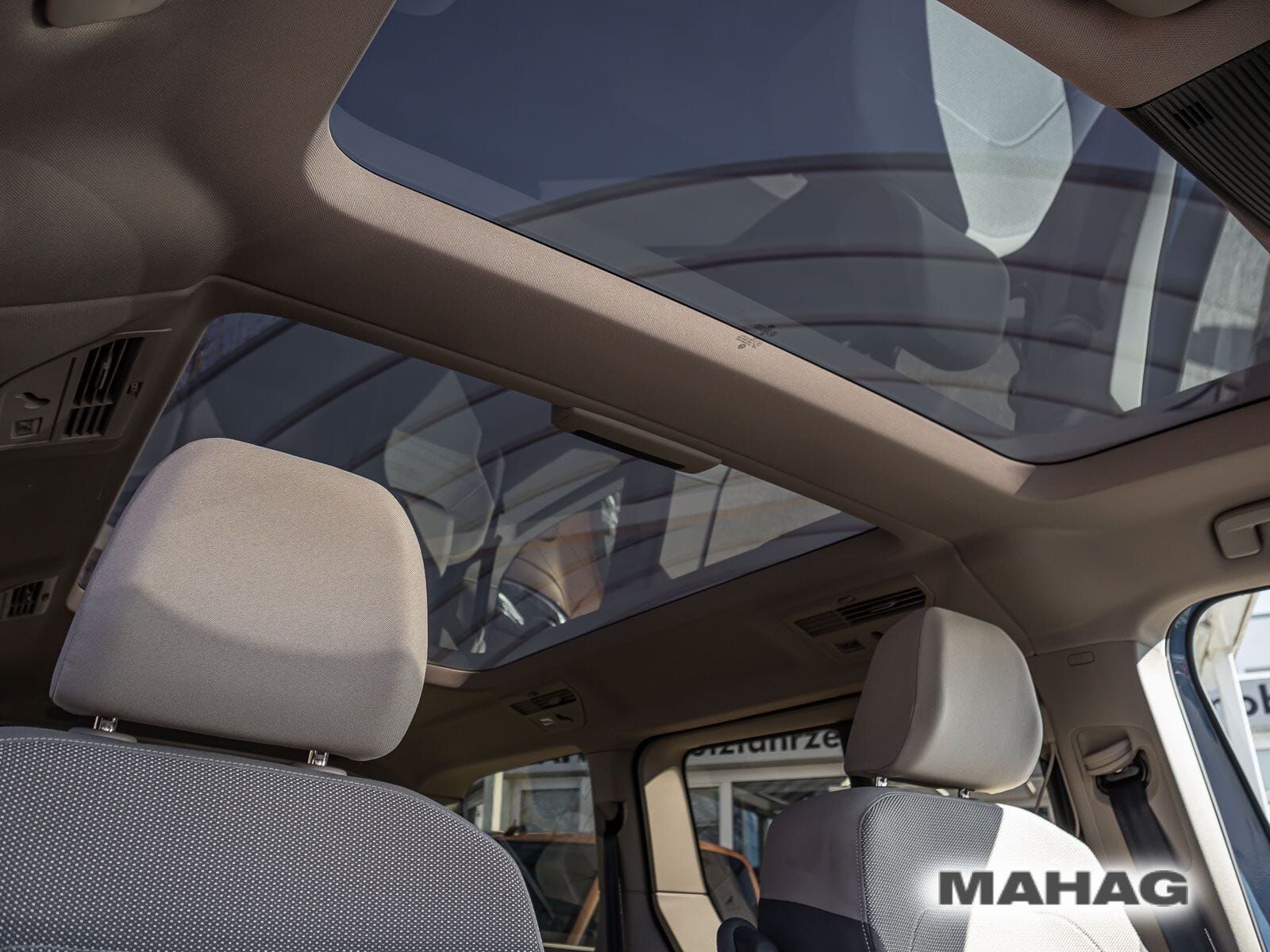 Fahrzeugabbildung Volkswagen Multivan Langversion Life 2.0 TDI