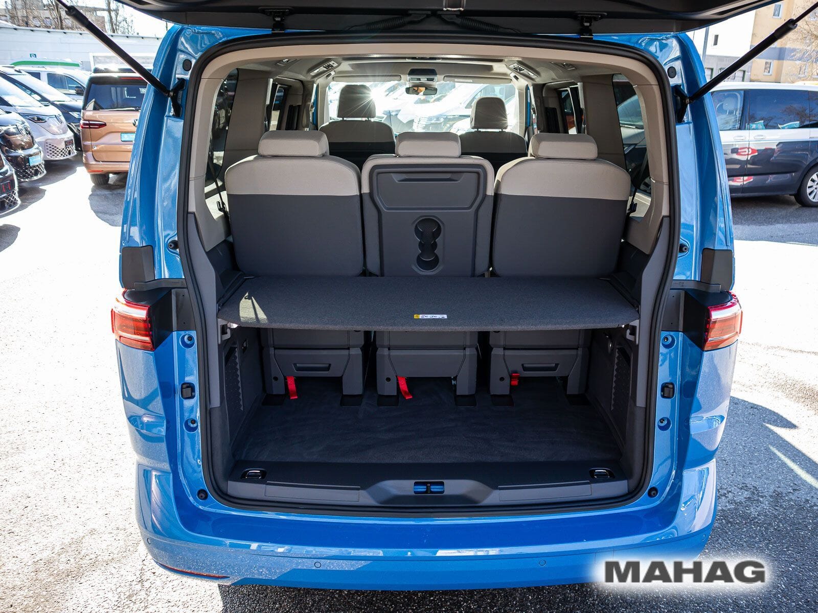 Fahrzeugabbildung Volkswagen Multivan Langversion Life 2.0 TDI