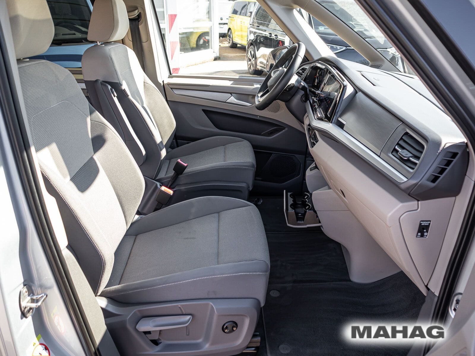 Fahrzeugabbildung Volkswagen Multivan Langversion Life "Edition" 2.0 TDI