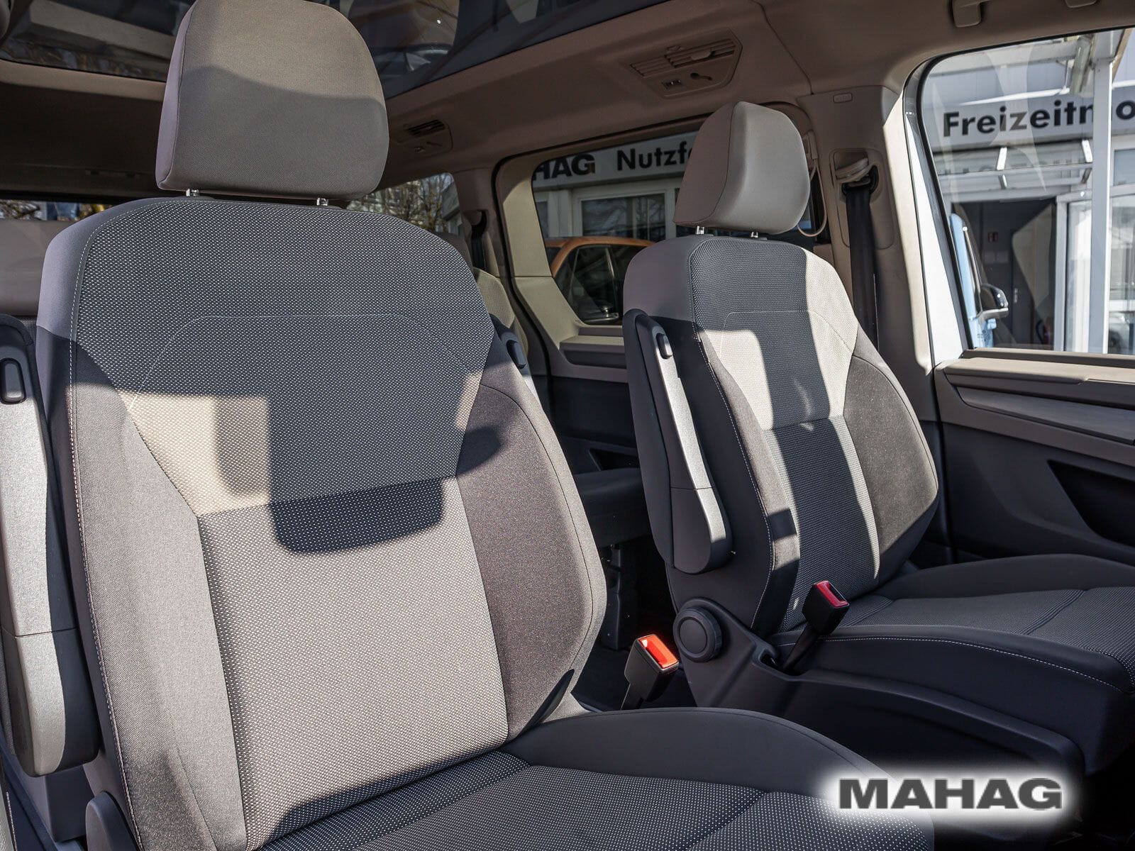 Fahrzeugabbildung Volkswagen Multivan Langversion Life "Edition" 2.0 TDI