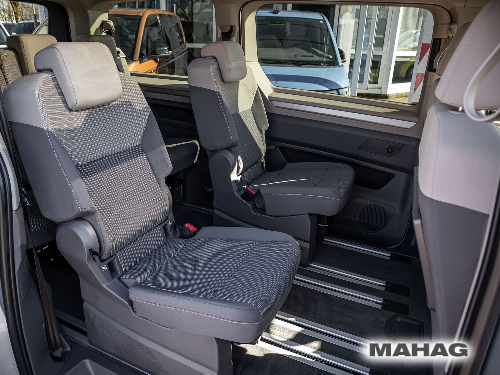 Fahrzeugabbildung Volkswagen Multivan Langversion Life "Edition" 2.0 TDI